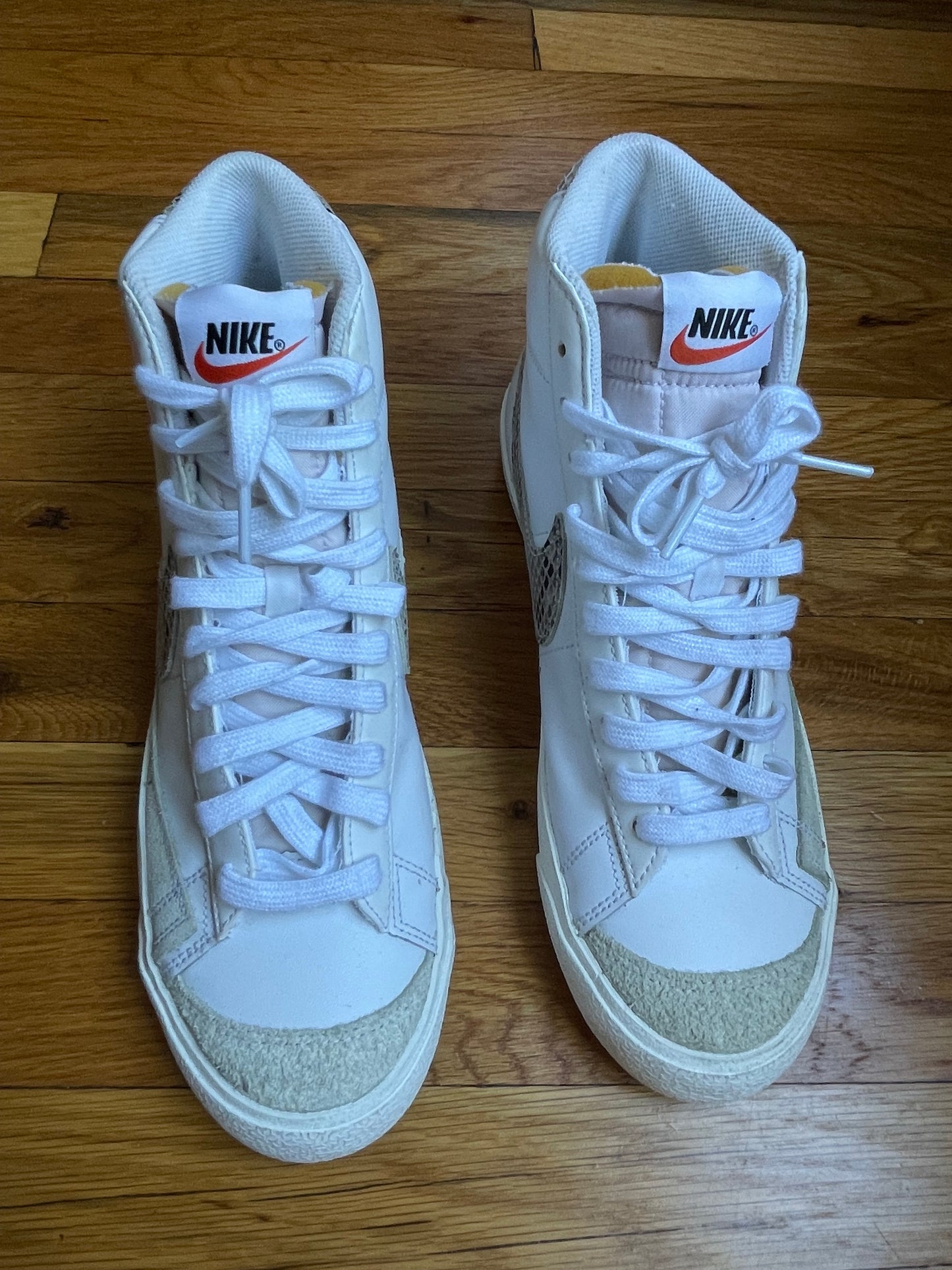 Nike Men’s White Blazer Mid 77 Vintage Snakeskin Swoosh Size 9