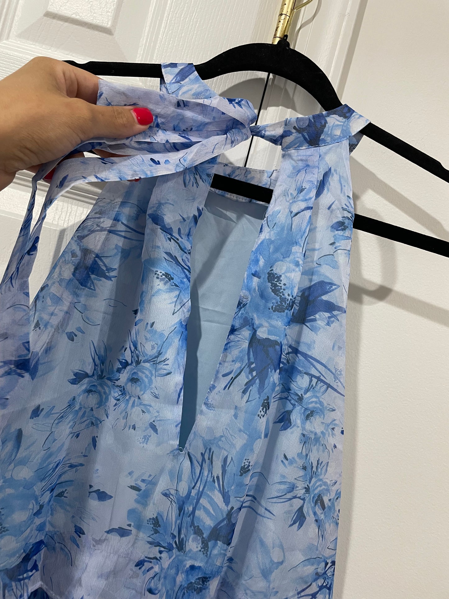 NWOT Petal & Pup Isabelle Blue Floral Print Halter Neck Romper Size Small