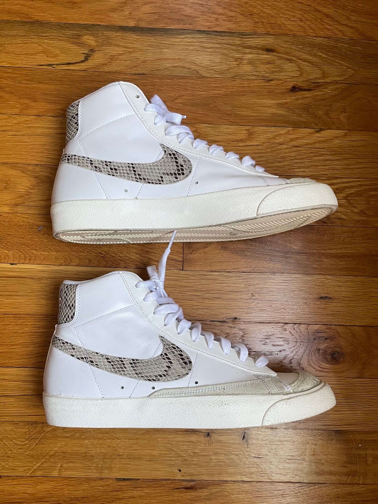 Nike Men’s White Blazer Mid 77 Vintage Snakeskin Swoosh Size 9