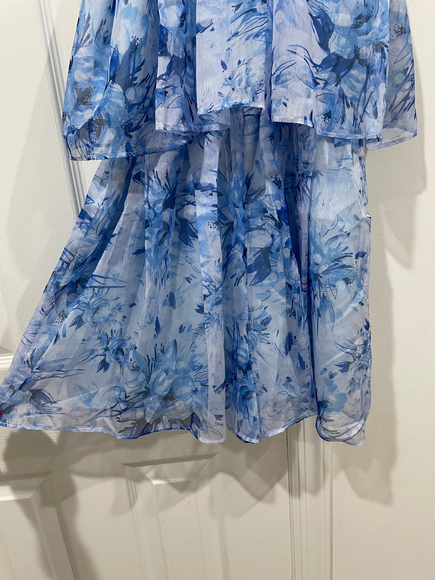 NWOT Petal & Pup Isabelle Blue Floral Print Halter Neck Romper Size Small