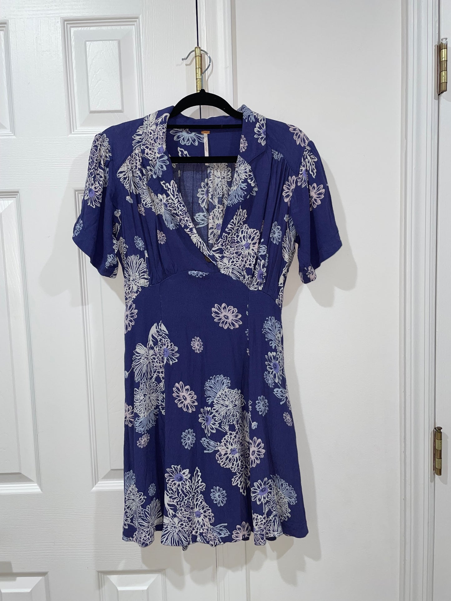 Free People Blue Hawaii Fit & Flare Floral Print Short Sleeve Mini Dress Size XS