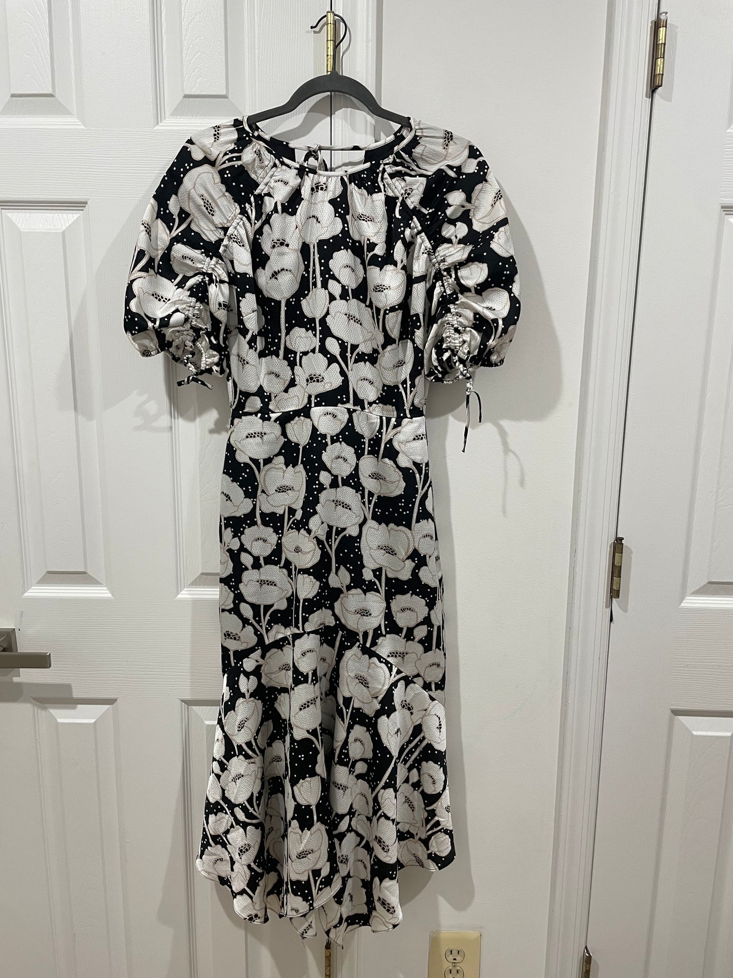 Ted Baker Abriee Puff Sleeve Textured Floral Midi Dress Size 0/US Size 2 $325