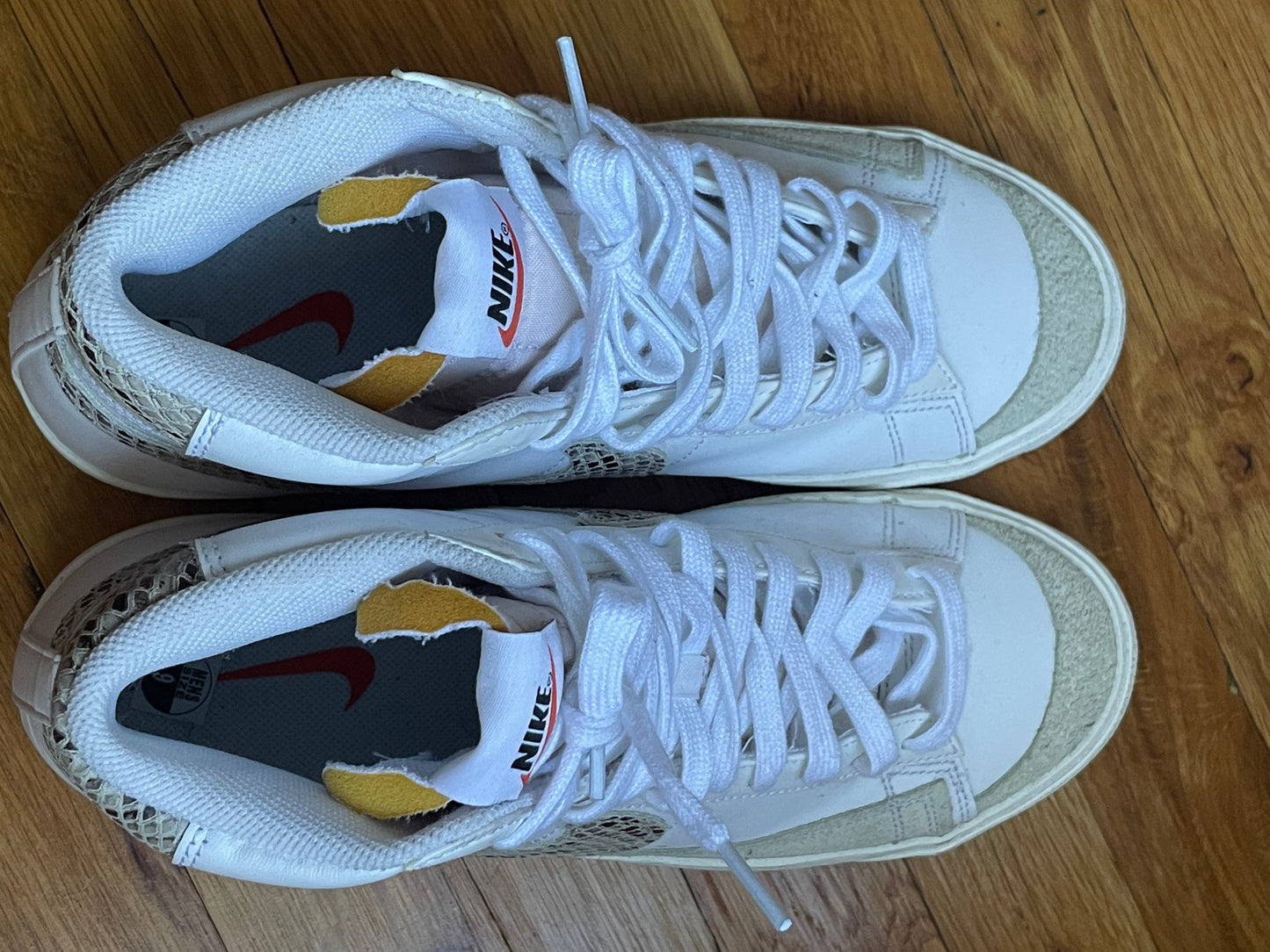 Nike Men’s White Blazer Mid 77 Vintage Snakeskin Swoosh Size 9