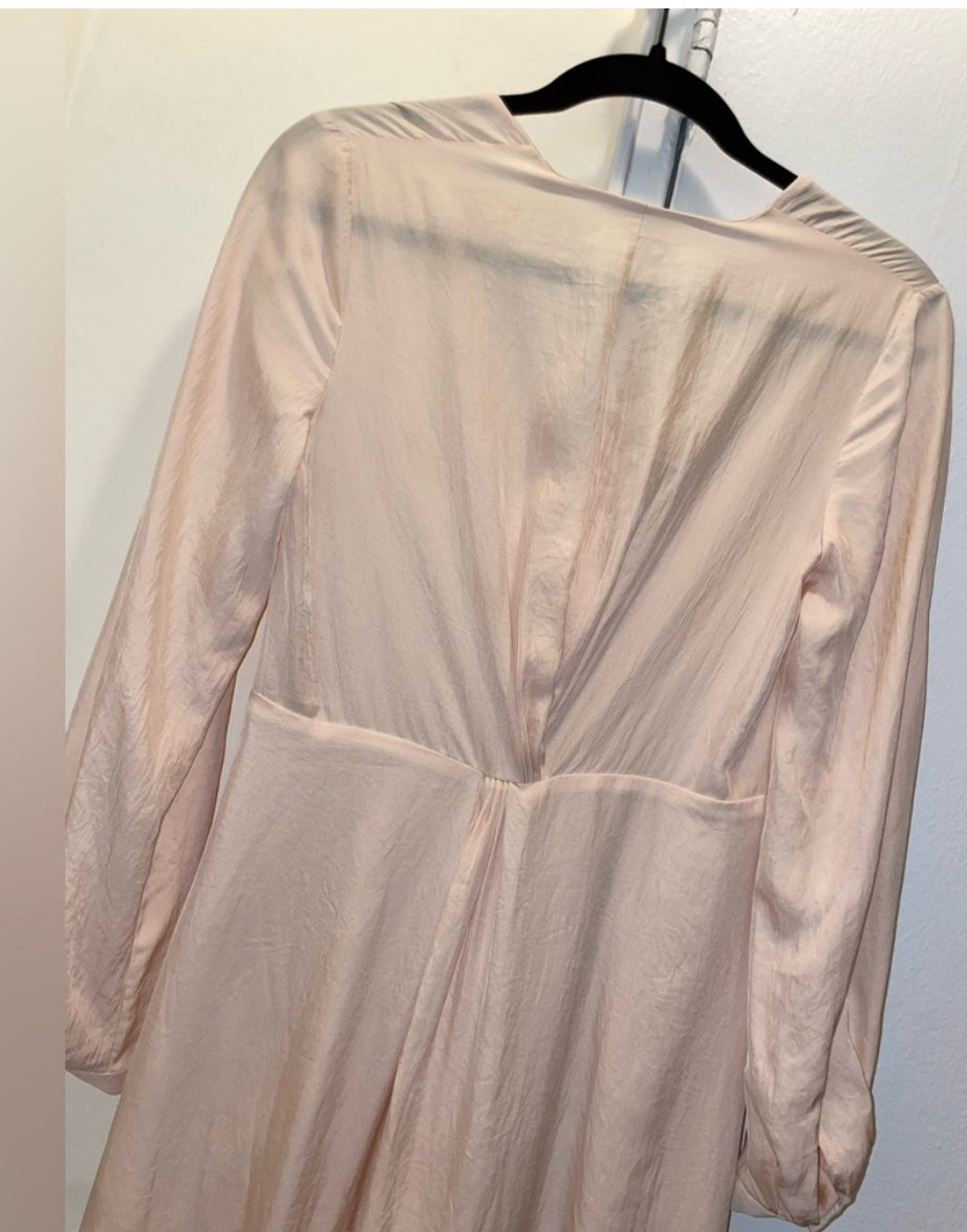 VINCE Long Sleeve Twist Drape Dress In Oat Blush V-Neck Size 2 $395