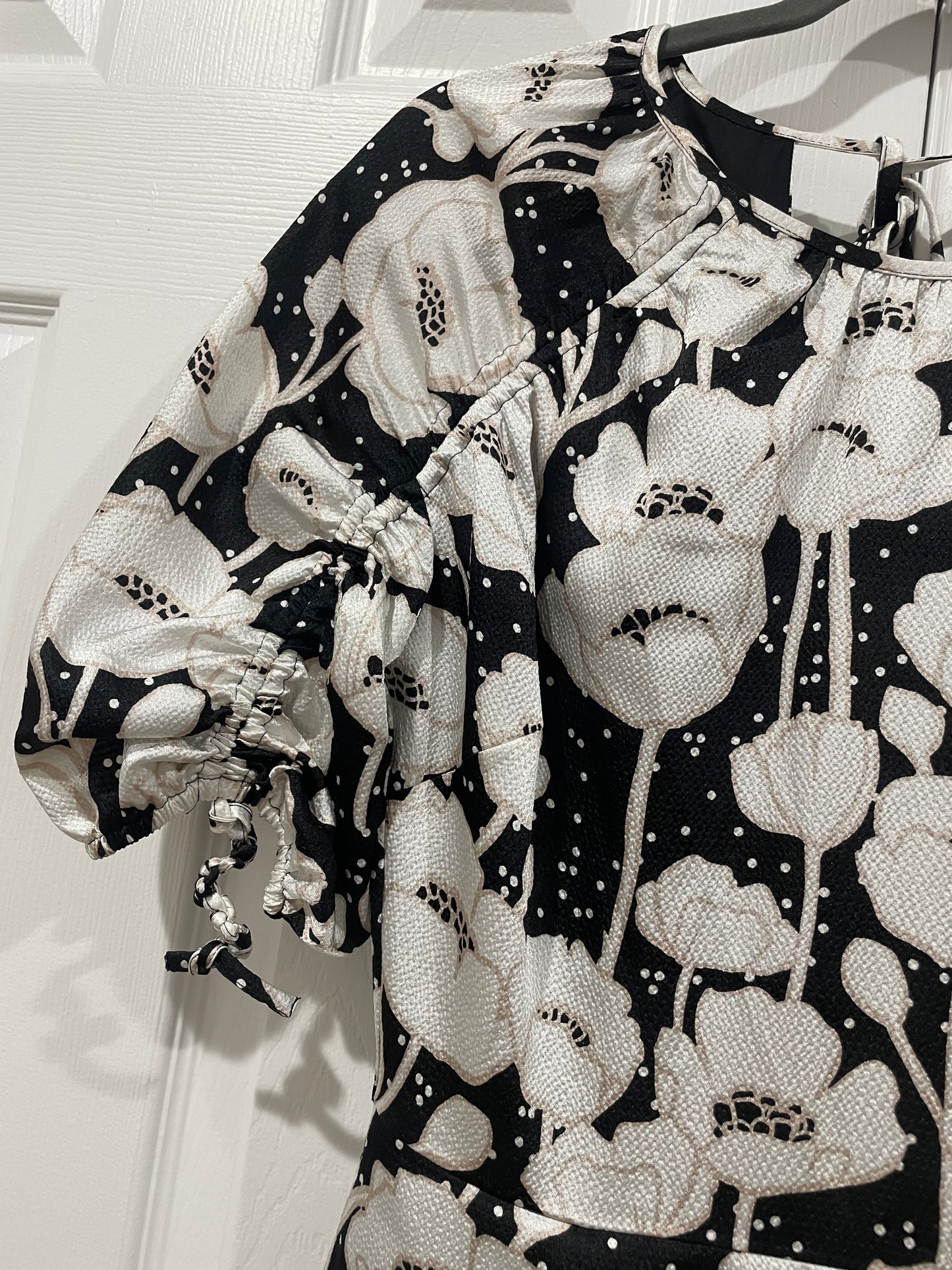 Ted Baker Abriee Puff Sleeve Textured Floral Midi Dress Size 0/US Size 2 $325