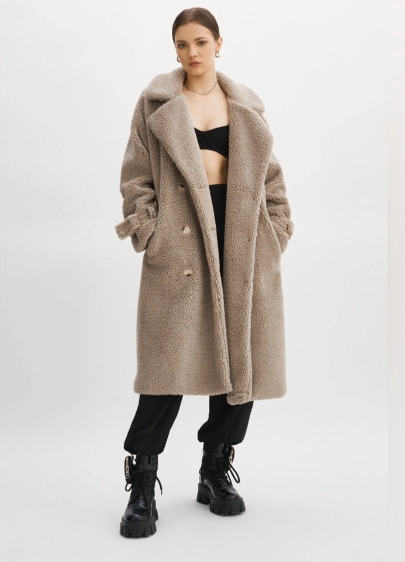 Lamarque Malani Taupe Oversized Faux Fur Sherpa Teddy Coat Size Medium $325
