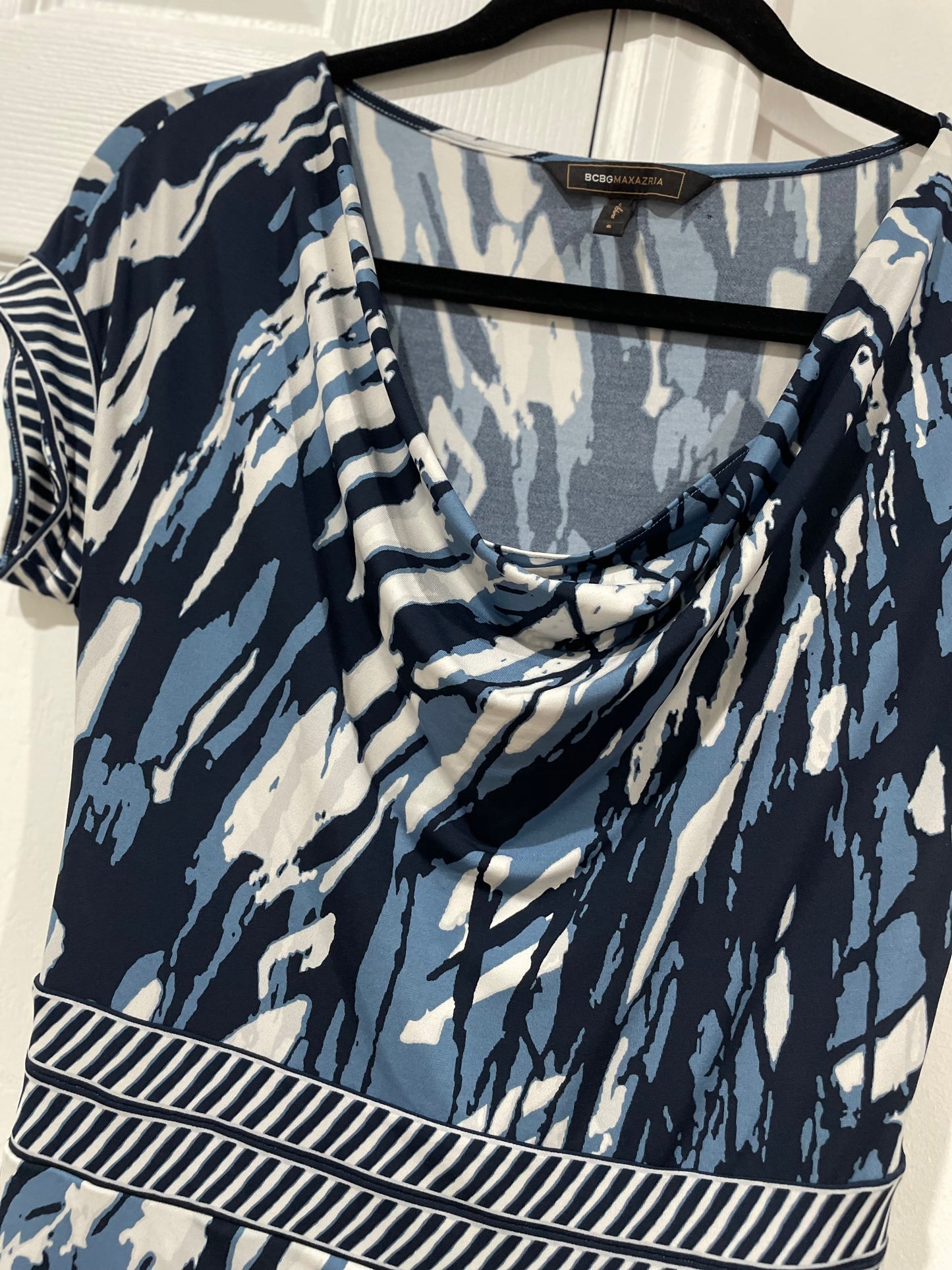 BCBGMAXAZRIA Ema Blue & White Faux Wrap Cowl Neck Stretchy Dress Size Small