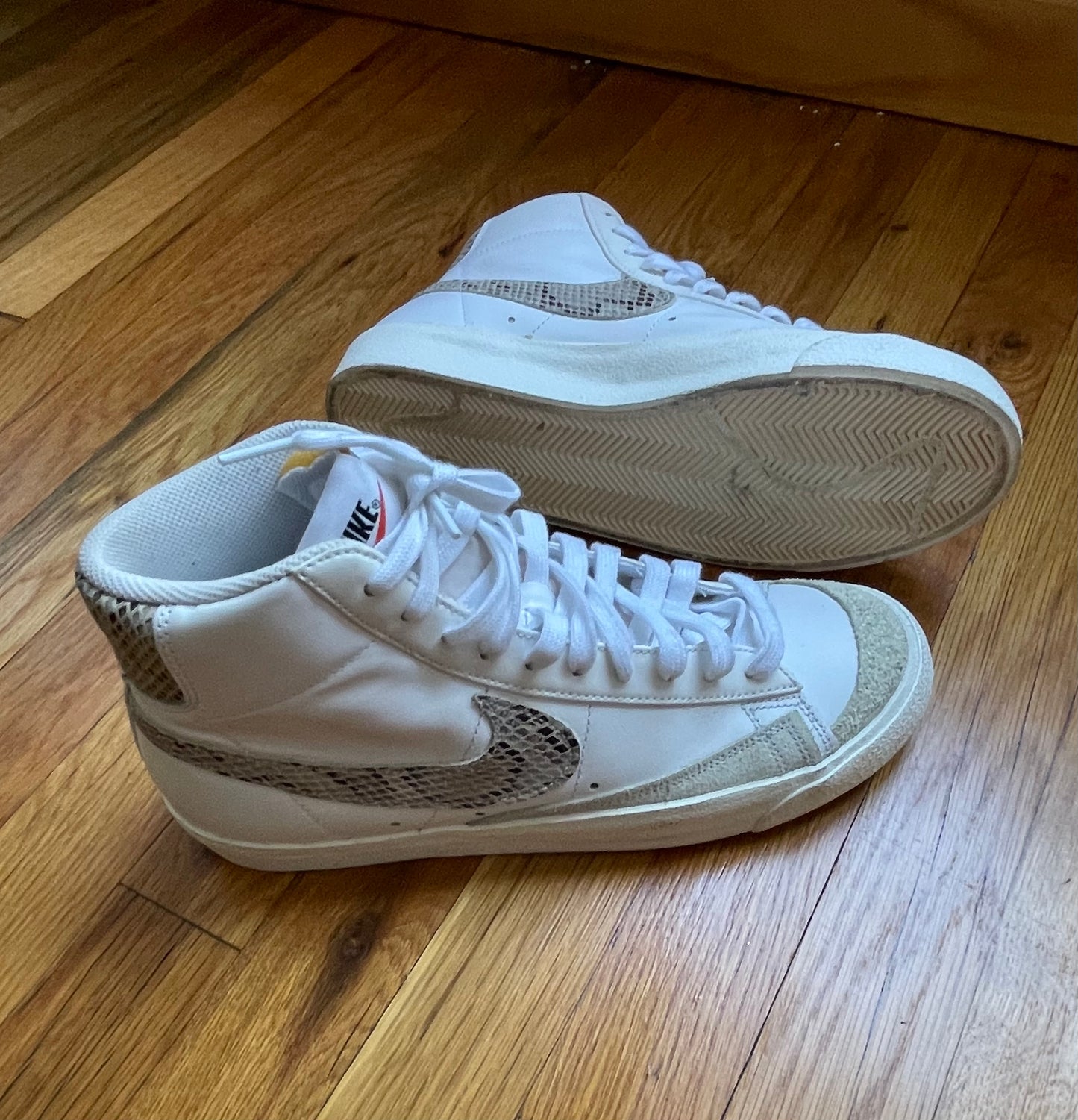 Nike Men’s White Blazer Mid 77 Vintage Snakeskin Swoosh Size 9