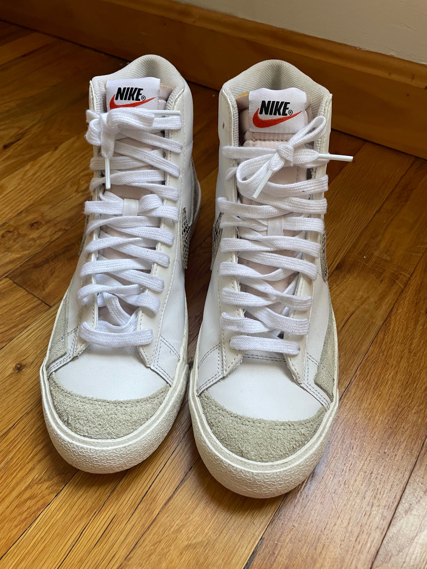 Nike Men’s White Blazer Mid 77 Vintage Snakeskin Swoosh Size 9