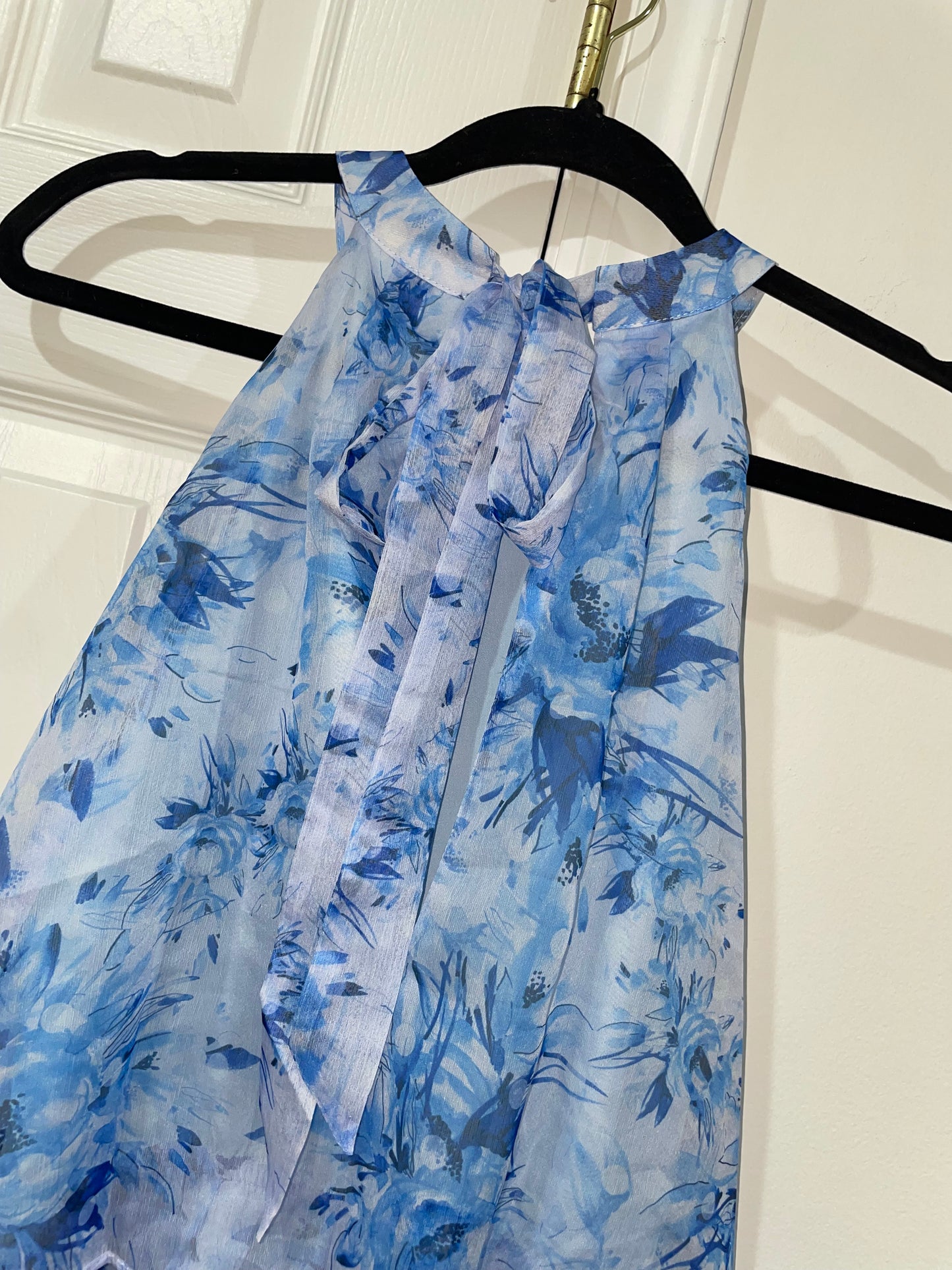 NWOT Petal & Pup Isabelle Blue Floral Print Halter Neck Romper Size Small
