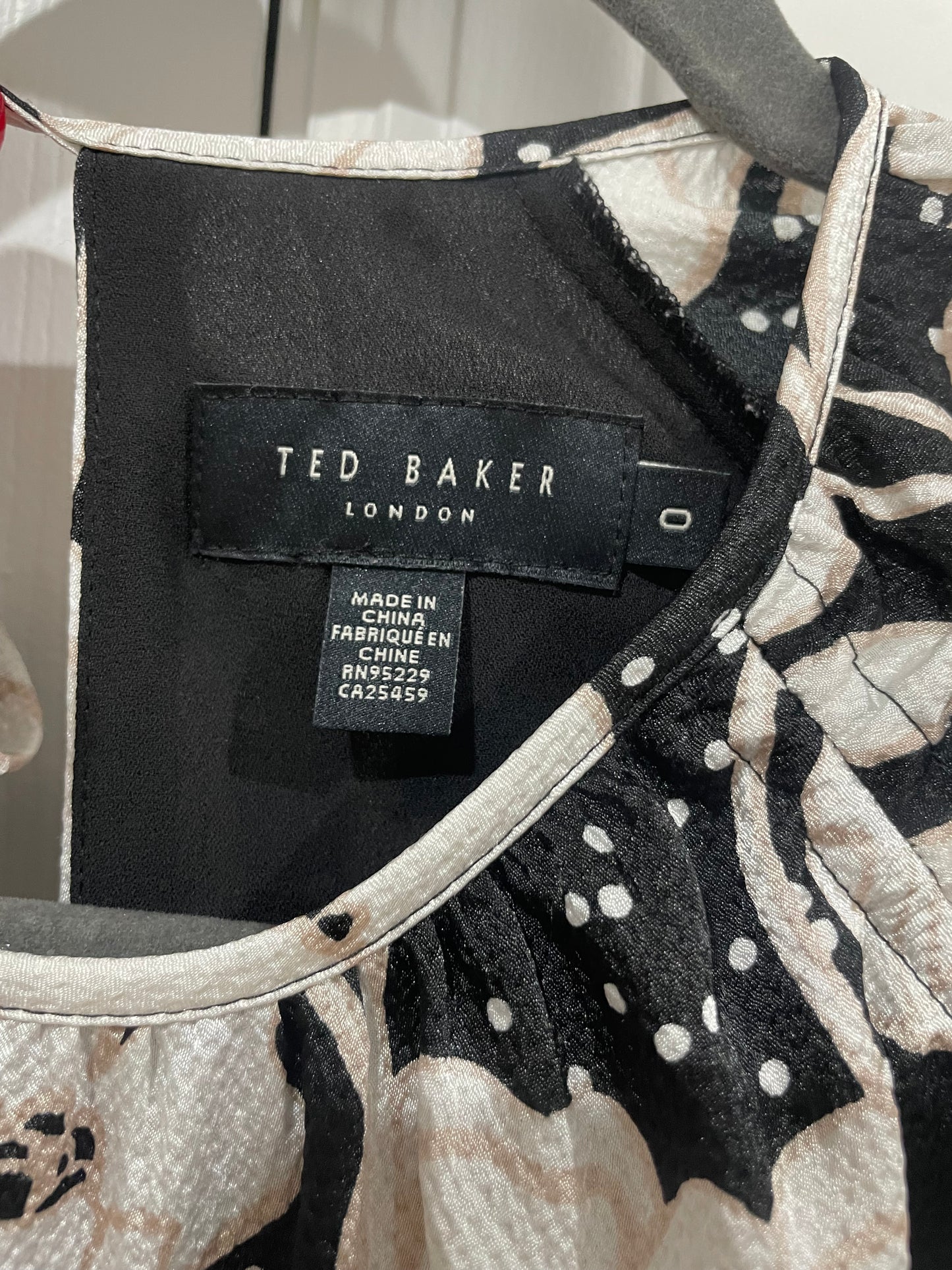 Ted Baker Abriee Puff Sleeve Textured Floral Midi Dress Size 0/US Size 2 $325