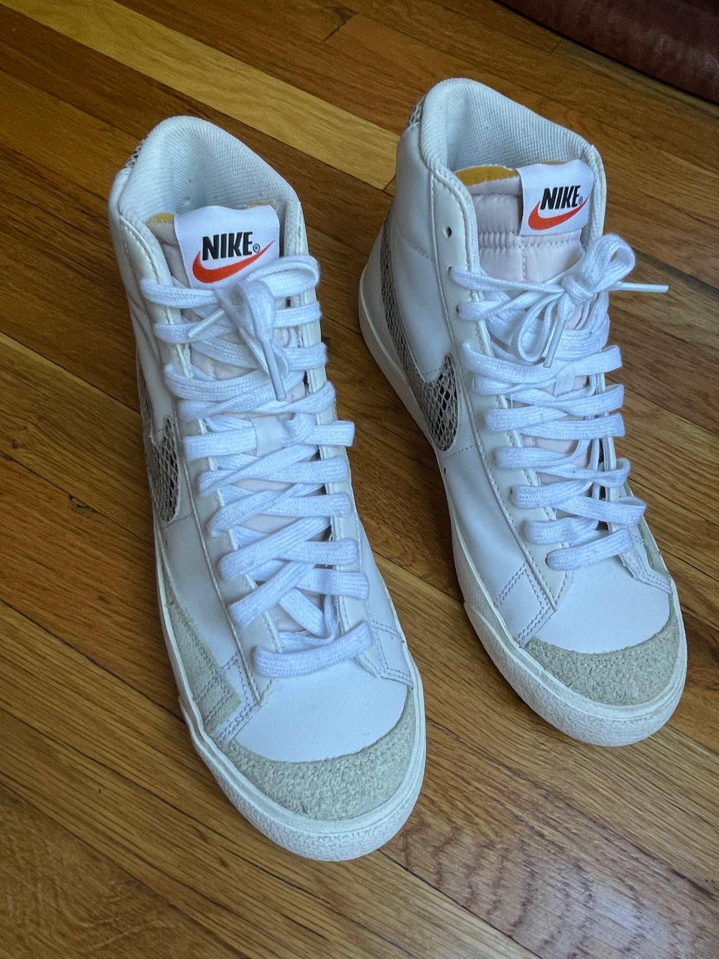 Nike Men’s White Blazer Mid 77 Vintage Snakeskin Swoosh Size 9