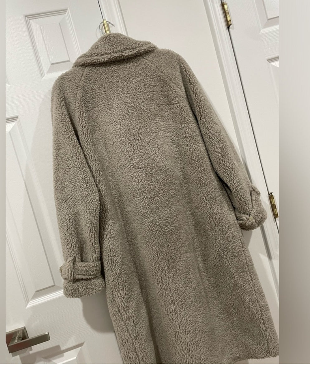 Lamarque Malani Taupe Oversized Faux Fur Sherpa Teddy Coat Size Medium $325