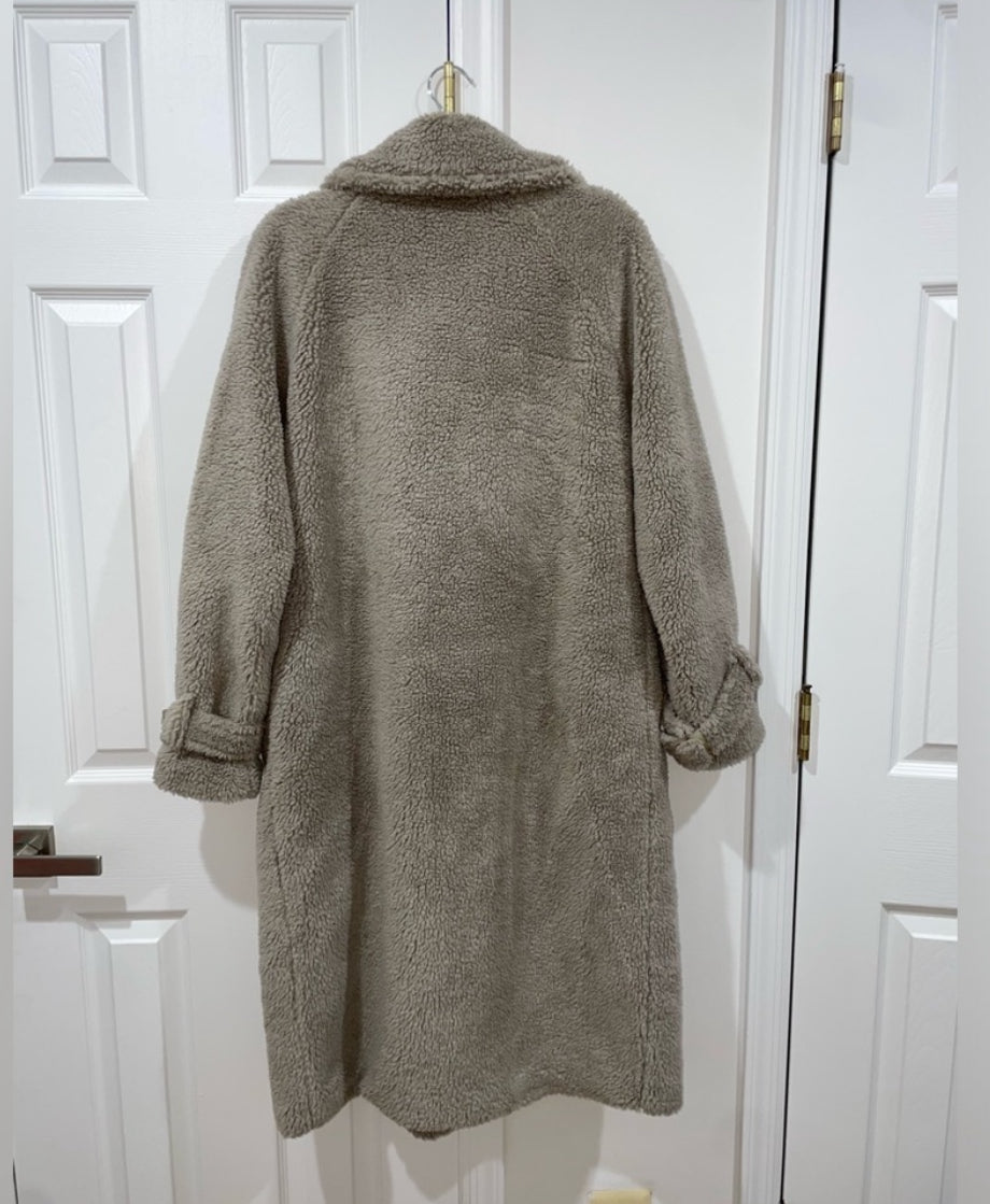Lamarque Malani Taupe Oversized Faux Fur Sherpa Teddy Coat Size Medium $325