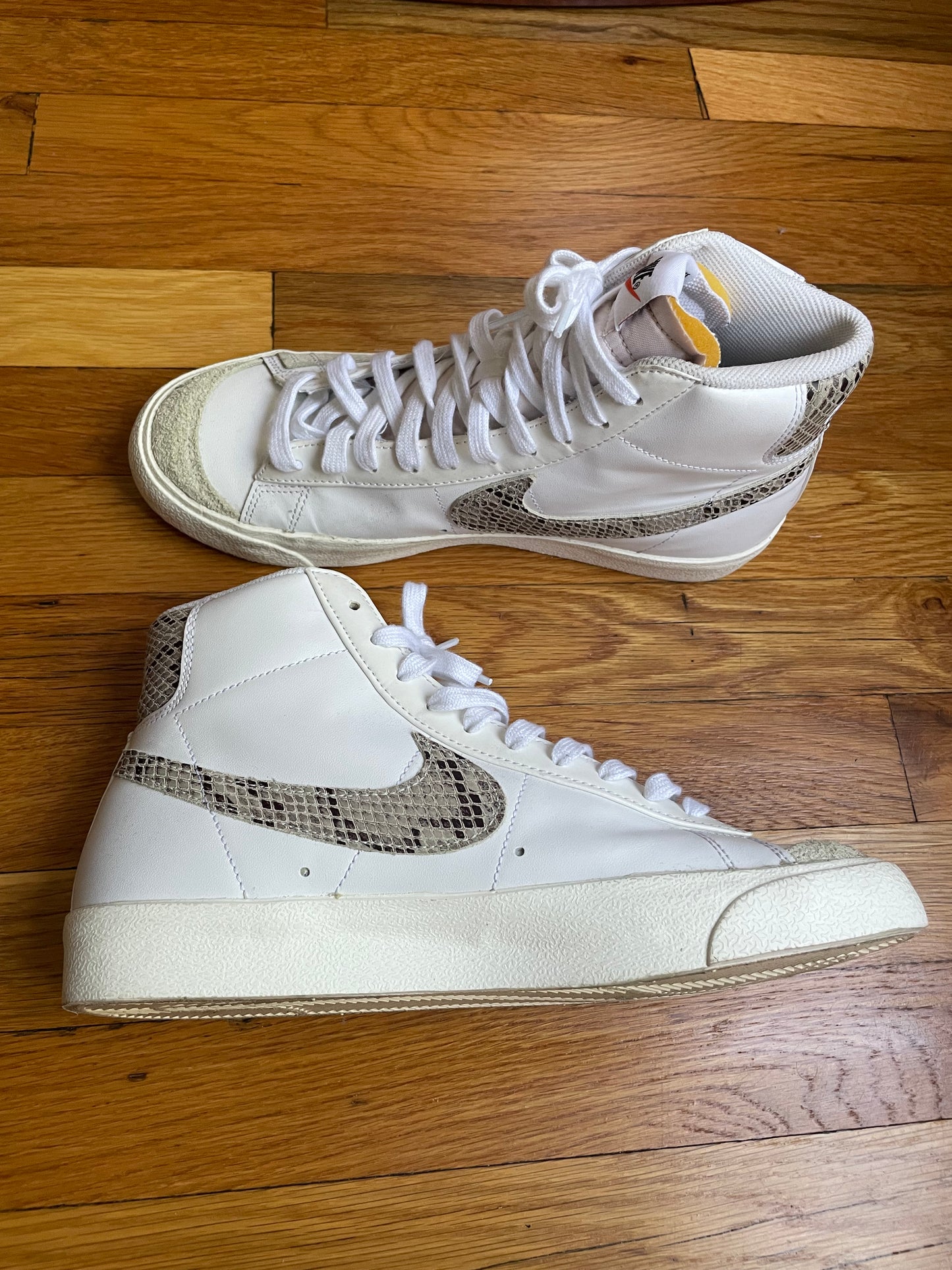 Nike Men’s White Blazer Mid 77 Vintage Snakeskin Swoosh Size 9