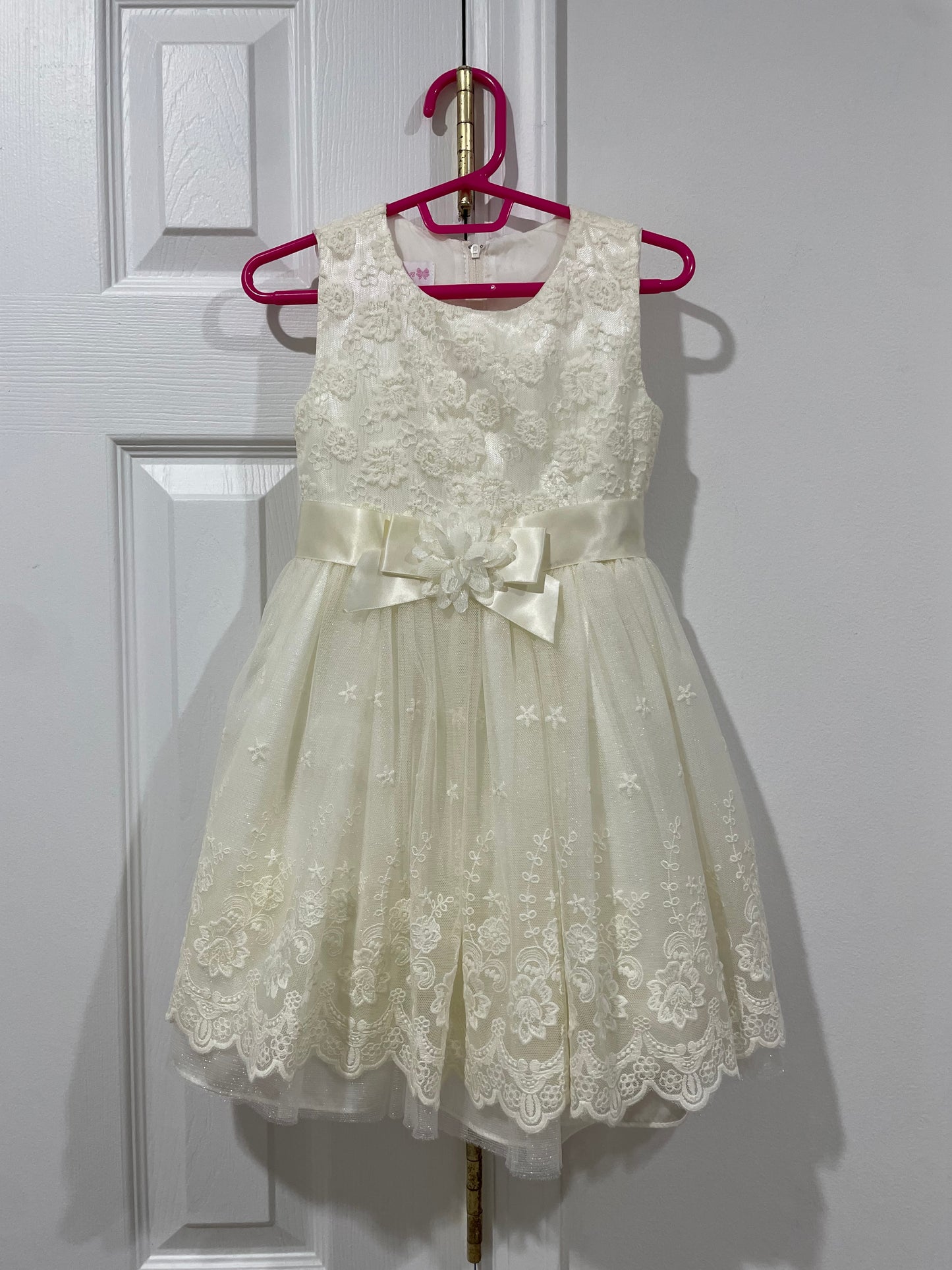 Bonnie Jean Ivory Lace Embroidered Scallop Hem Flower Girl Dress Size 4T