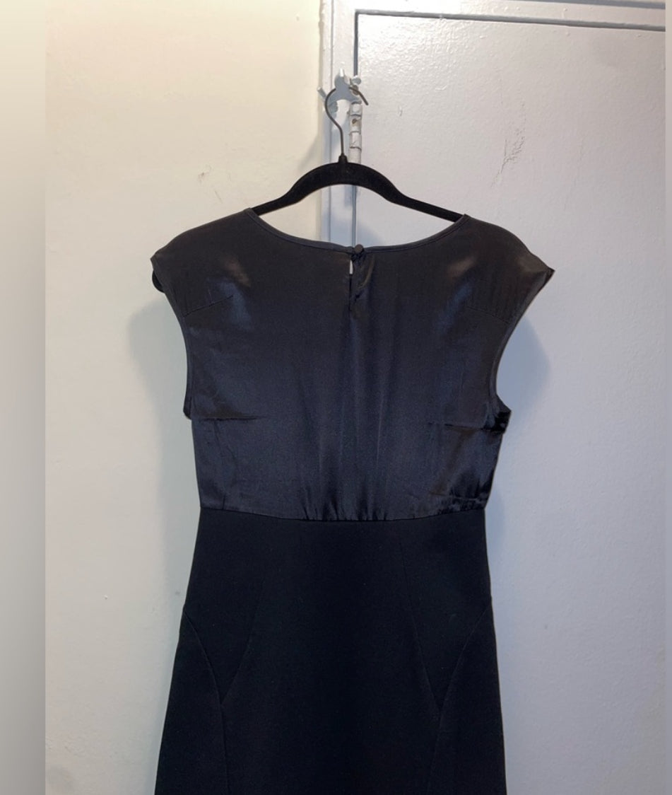 Theory Black Fitted Sheath Dress Scoop Neck Satin Bodice LBD Size 2