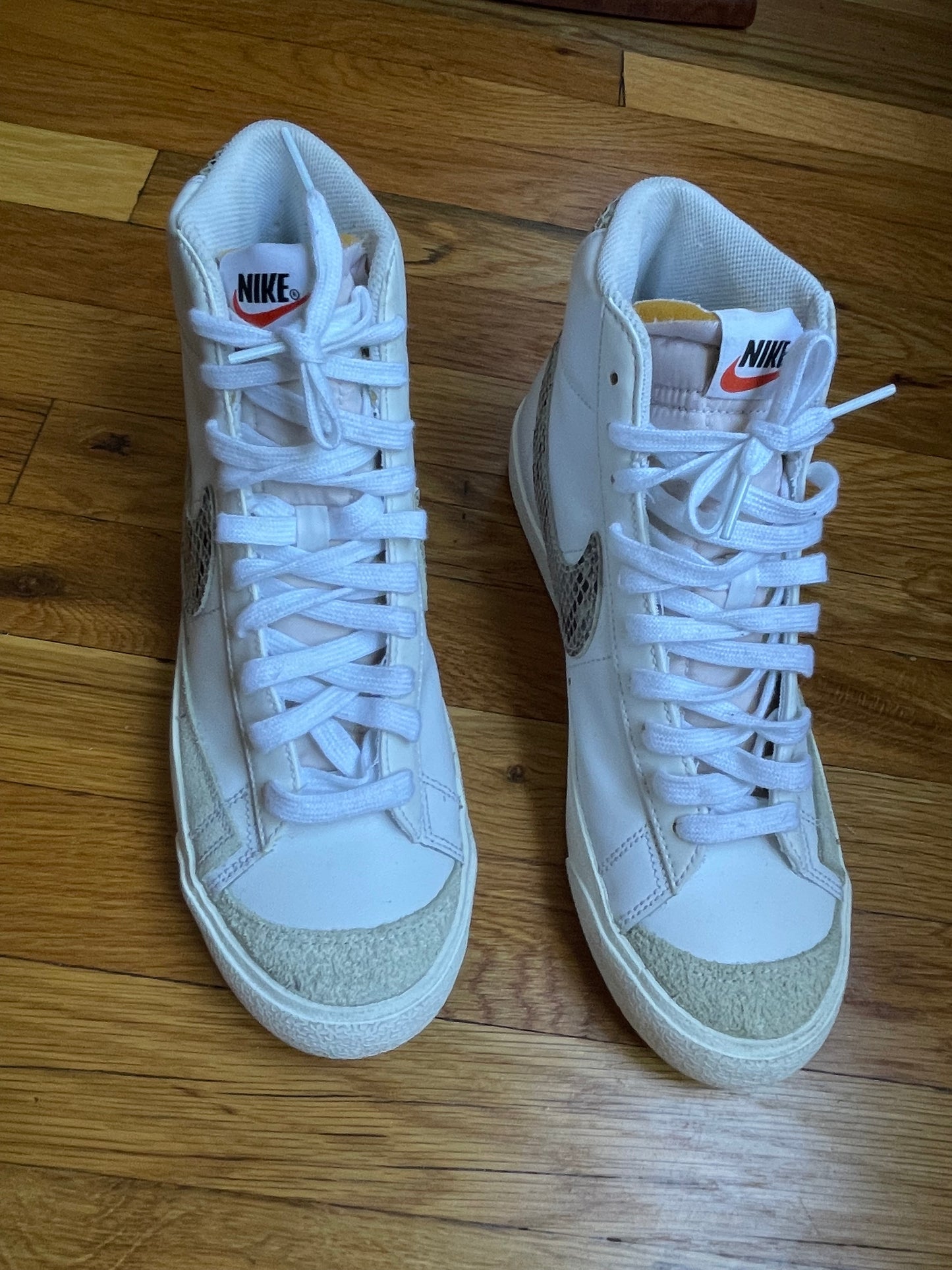 Nike Men’s White Blazer Mid 77 Vintage Snakeskin Swoosh Size 9