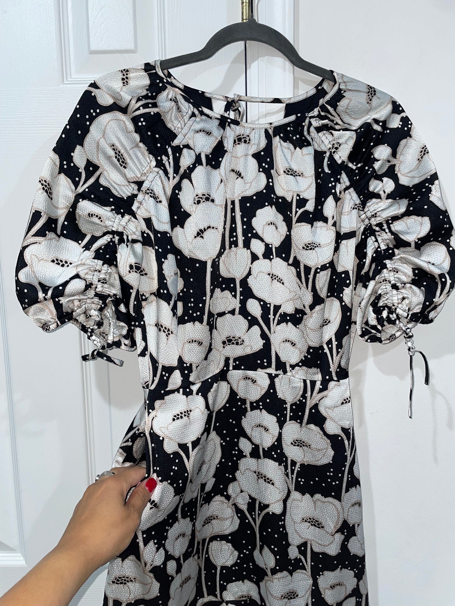 Ted Baker Abriee Puff Sleeve Textured Floral Midi Dress Size 0/US Size 2 $325