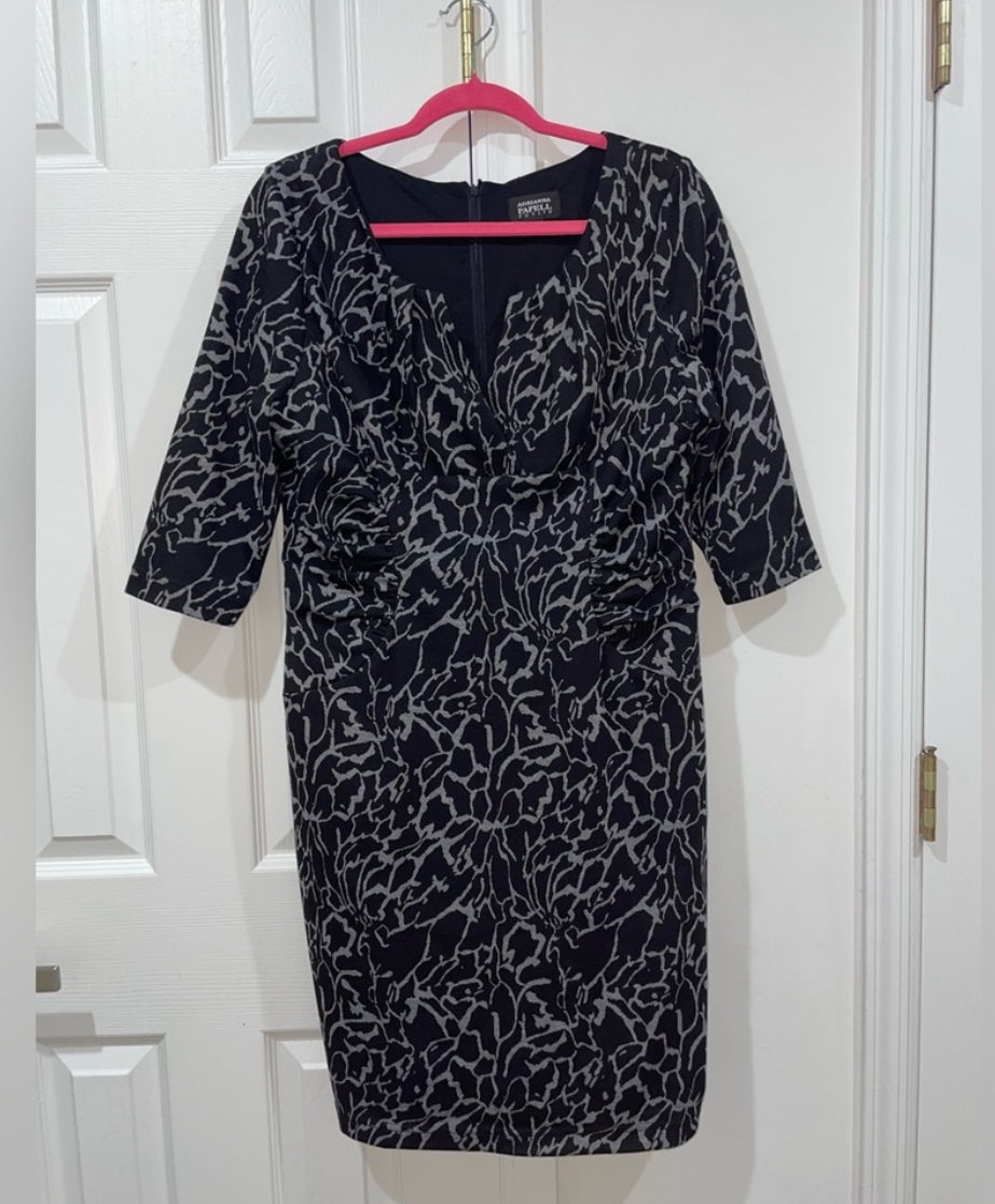 Adrianna Papell Black Gray Knit Ruched Sheath Dress Knee Length Size 14P