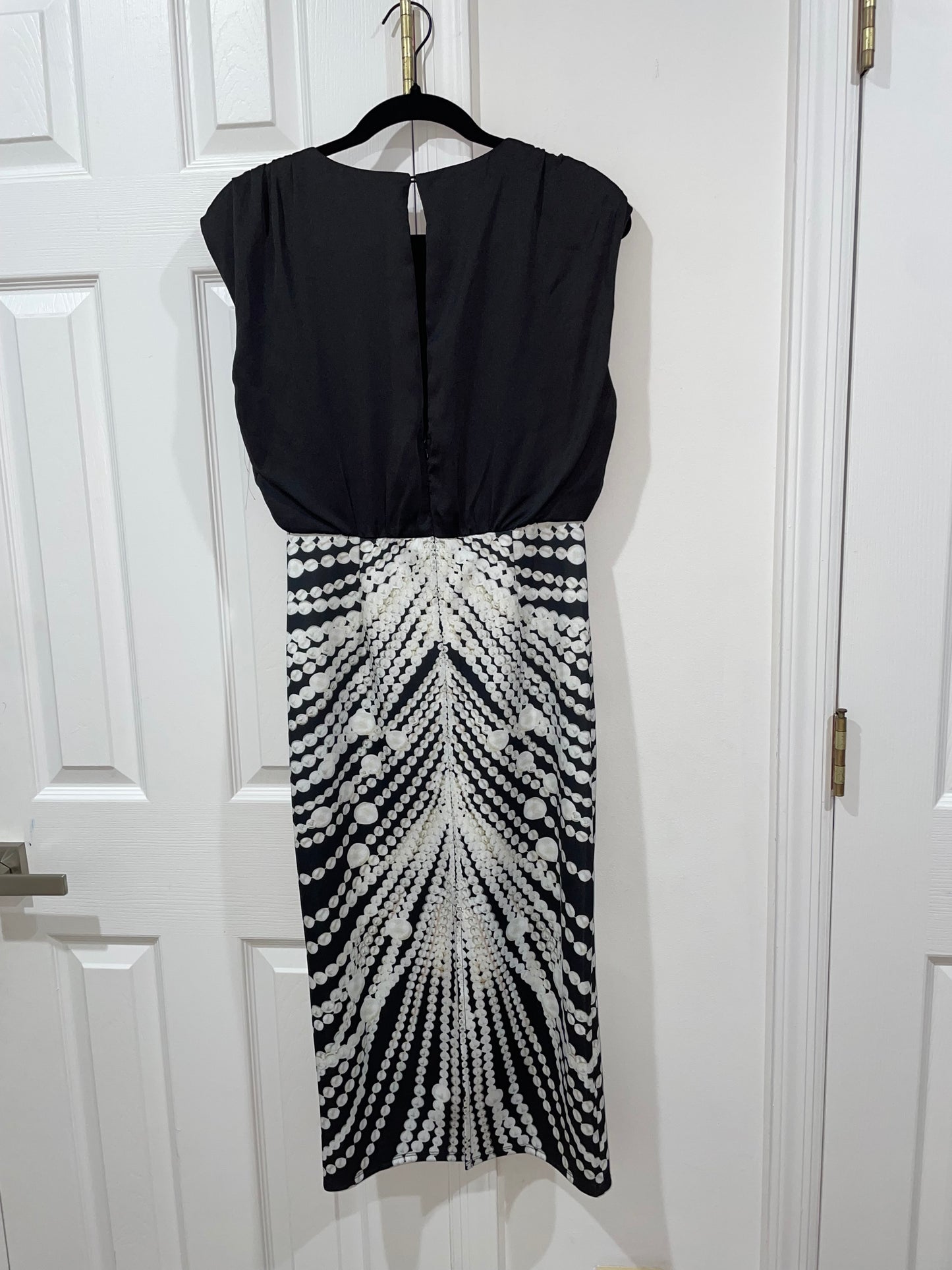 Her.. Bottari Black Satin Pearl Printed Sheath Pencil Midi Dress Size Small