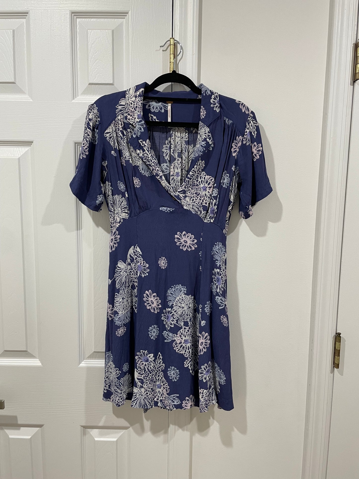 Free People Blue Hawaii Fit & Flare Floral Print Short Sleeve Mini Dress Size XS