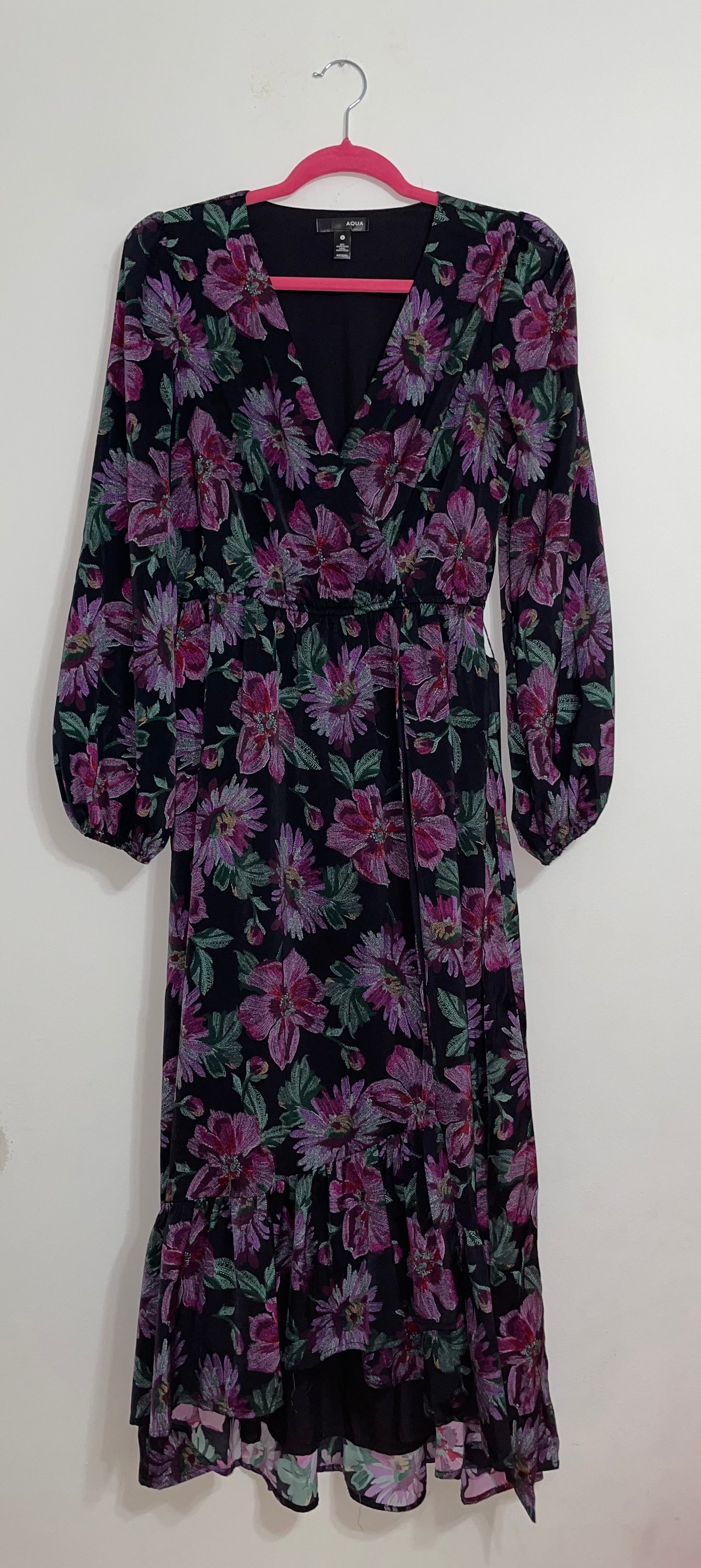 AQUA Long Sleeved V-Neck Fit & Flare Floral Wrap Maxi Dress Size Small