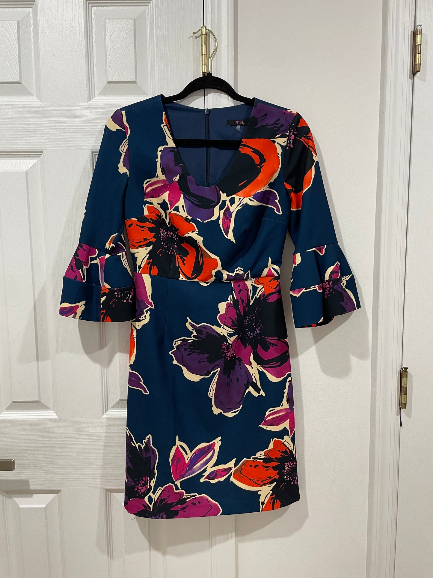 Trina Turk Mamie Blue Floral Bell Sleeve V-Neck Dress Size 0 $168