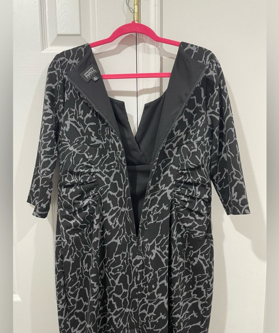 Adrianna Papell Black Gray Knit Ruched Sheath Dress Knee Length Size 14P