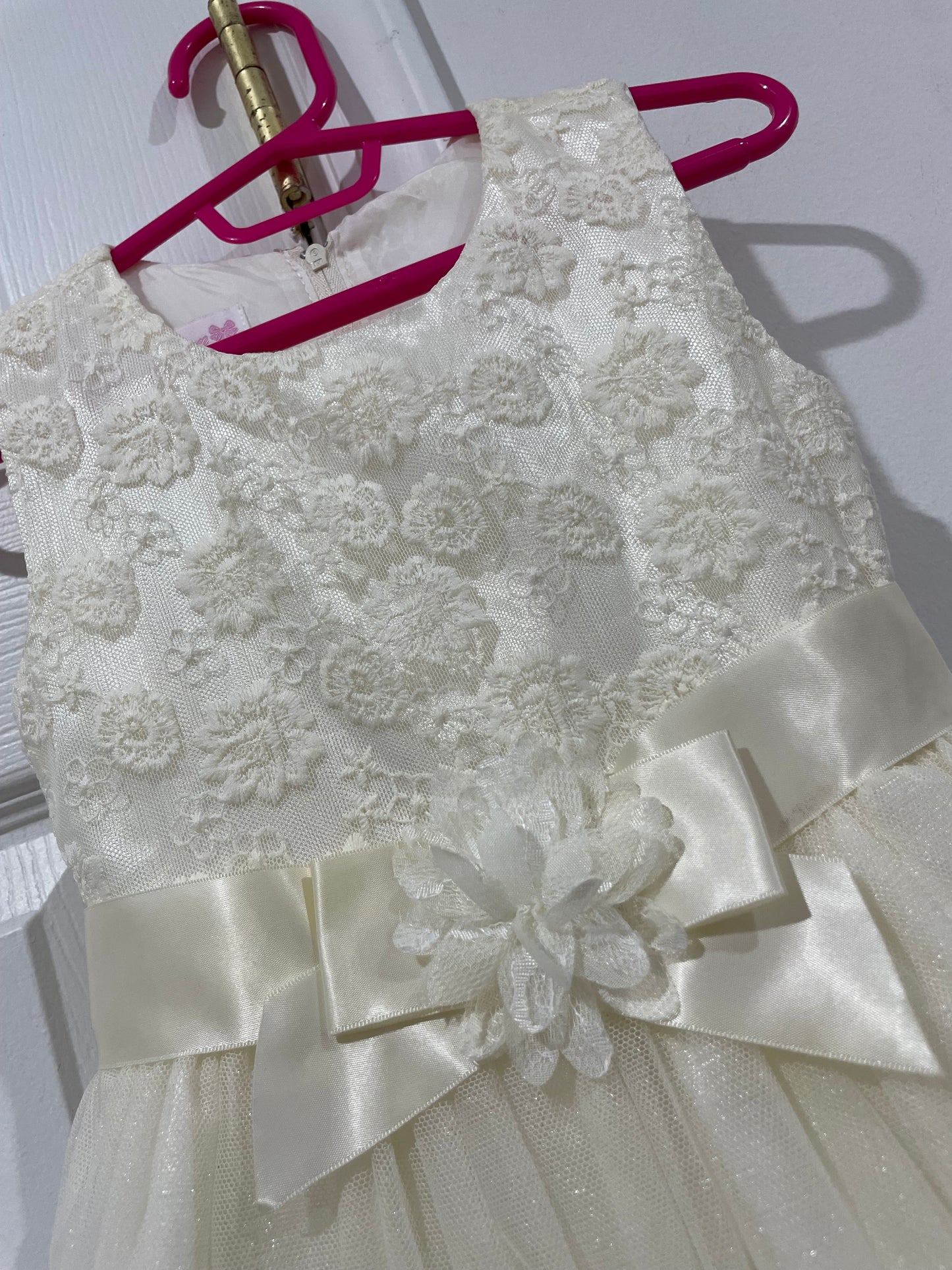 Bonnie Jean Ivory Lace Embroidered Scallop Hem Flower Girl Dress Size 4T
