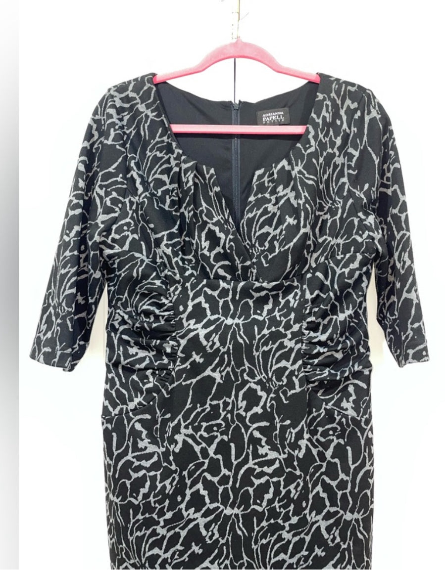 Adrianna Papell Black Gray Knit Ruched Sheath Dress Knee Length Size 14P