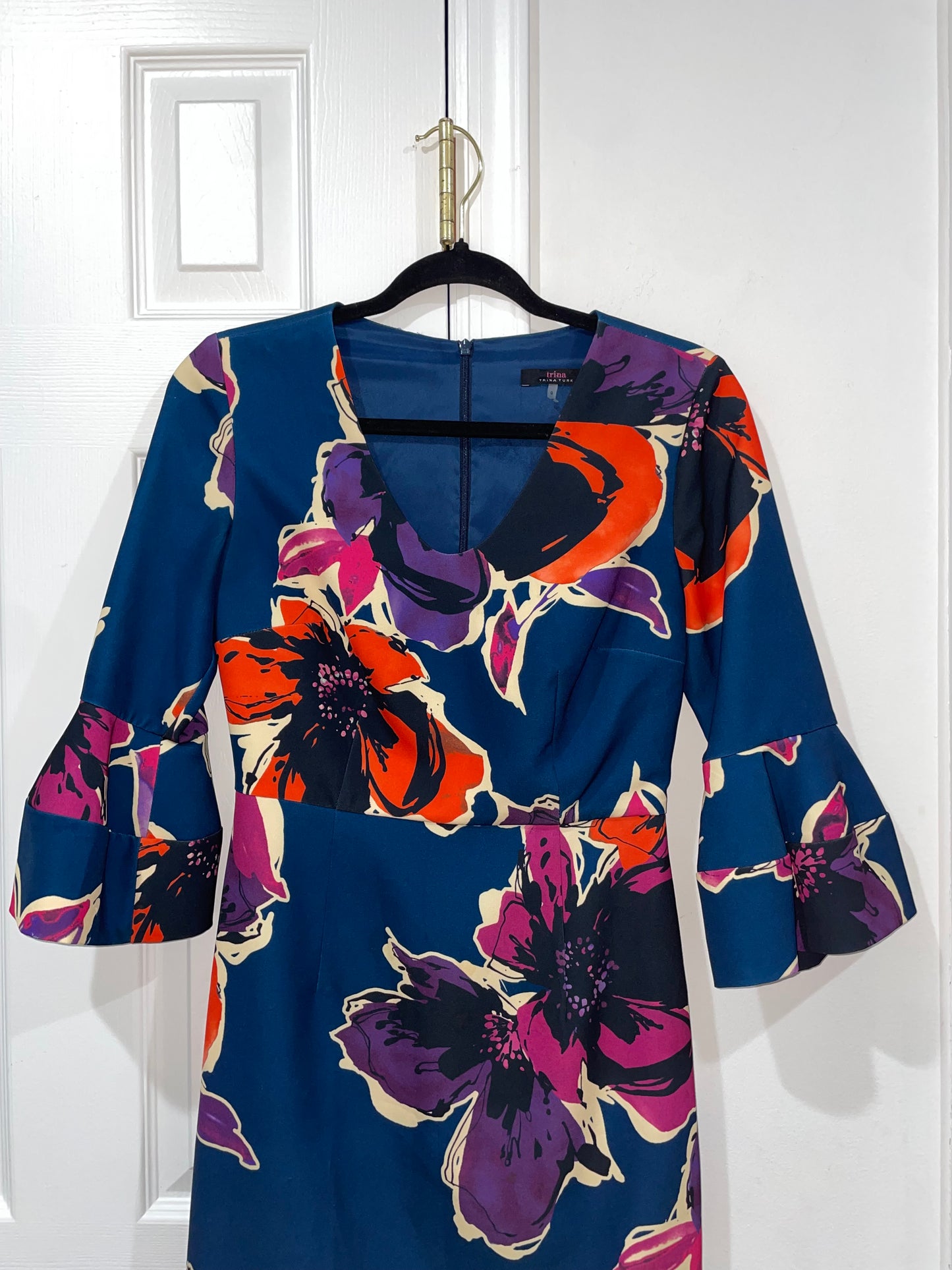 Trina Turk Mamie Blue Floral Bell Sleeve V-Neck Dress Size 0 $168
