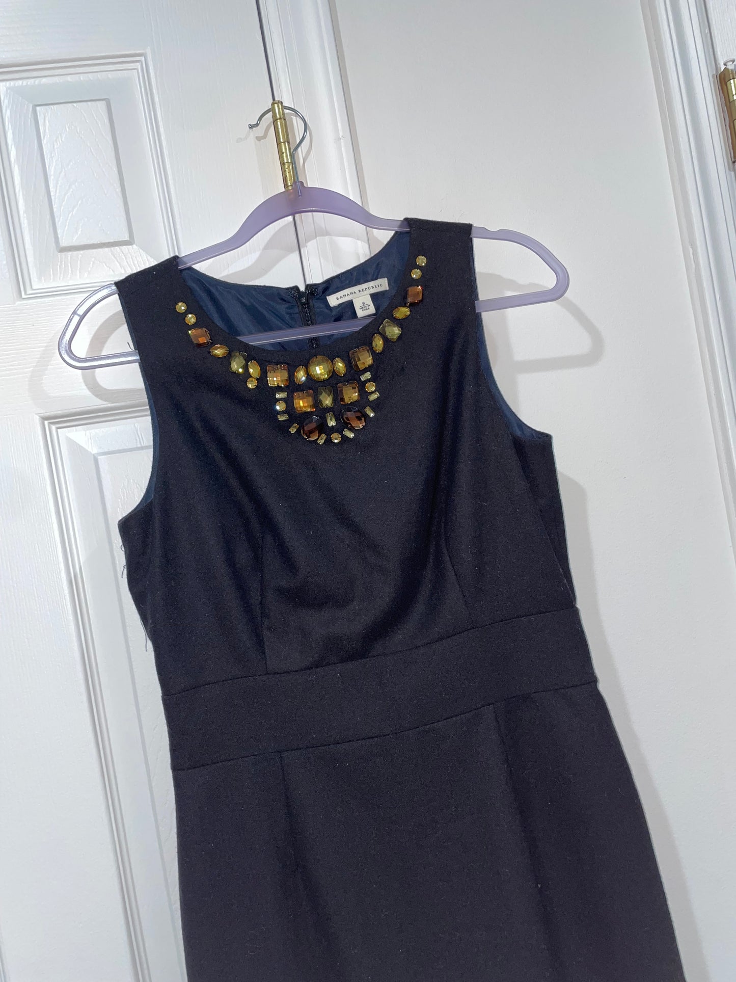 Banana Republic Wool Blend Jewel Neck Black Sheath Dress Knee Length Size 6 $165