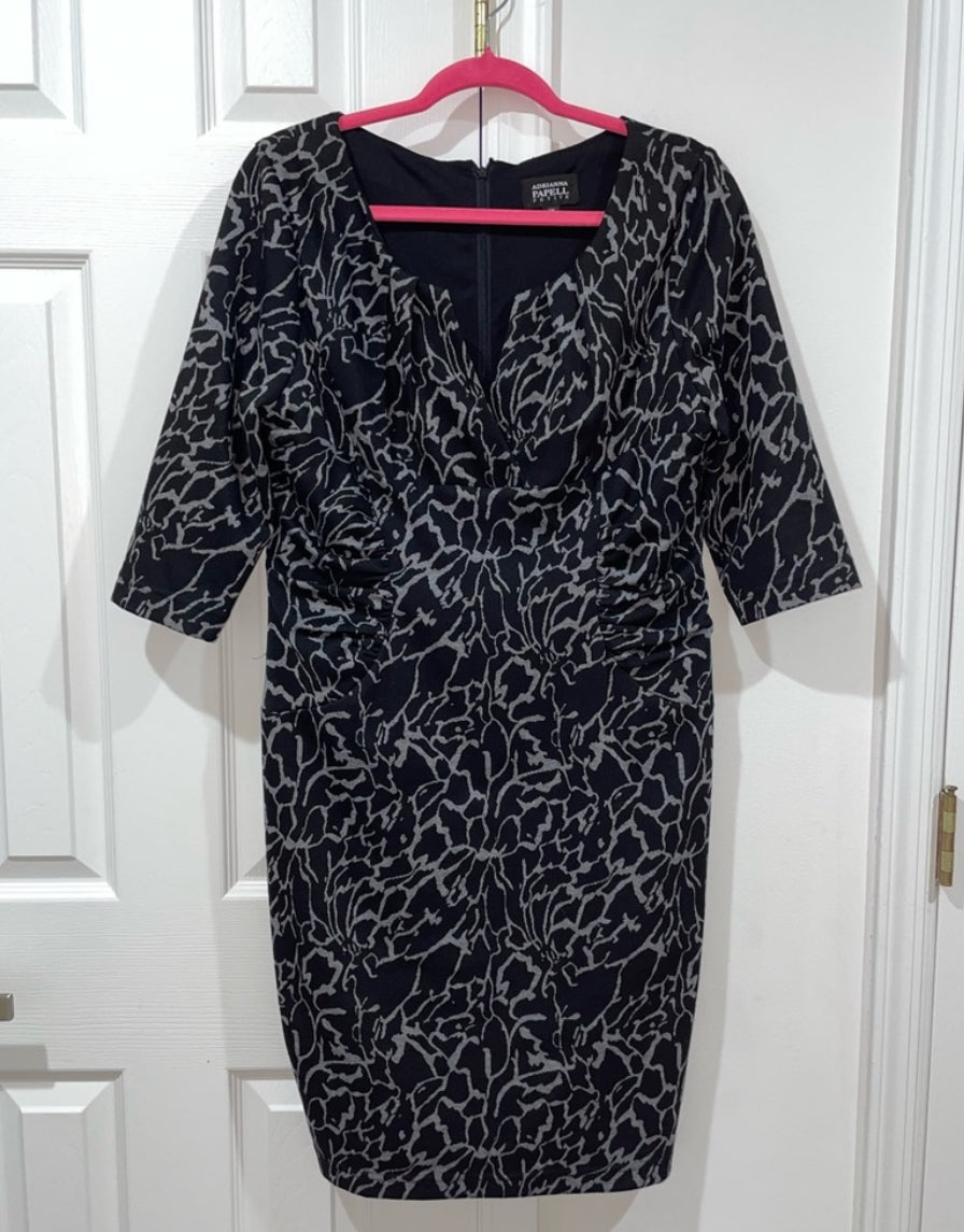 Adrianna Papell Black Gray Knit Ruched Sheath Dress Knee Length Size 14P