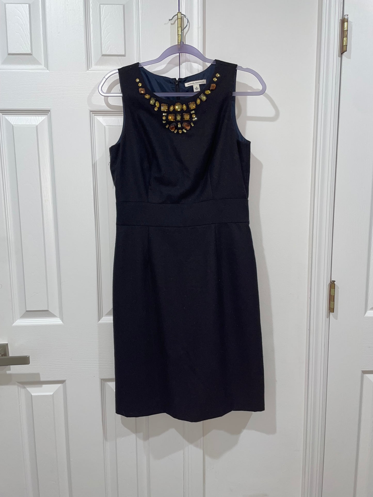Banana Republic Wool Blend Jewel Neck Black Sheath Dress Knee Length Size 6 $165