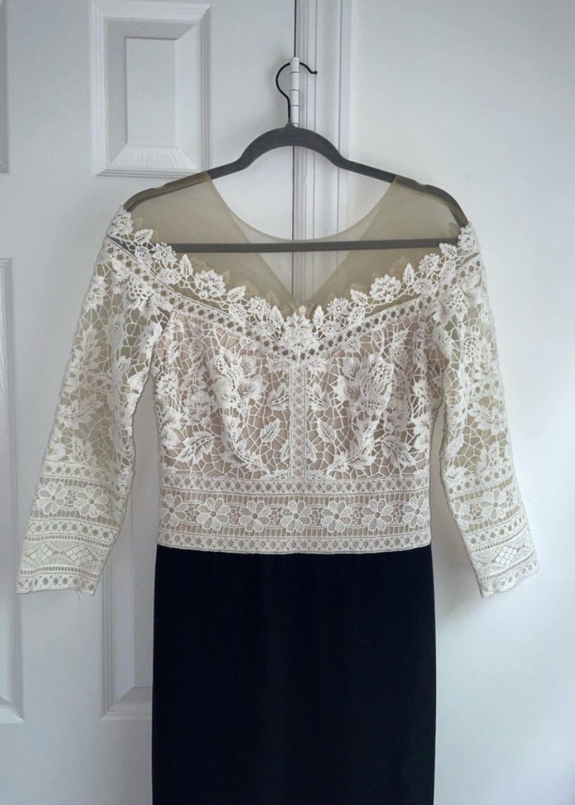 Tadashi Shoji Crochet Bodice Lace Gown Formal Dress Illusion Neckline Size 6