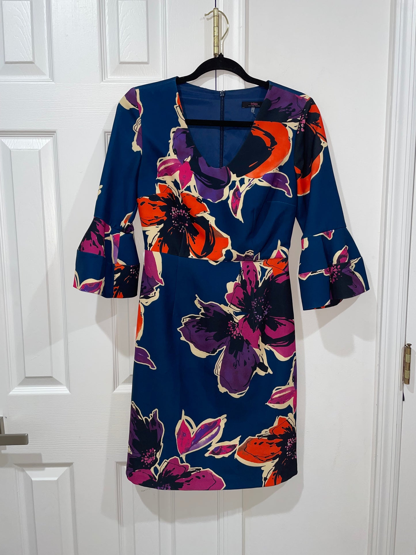 Trina Turk Mamie Blue Floral Bell Sleeve V-Neck Dress Size 0 $168
