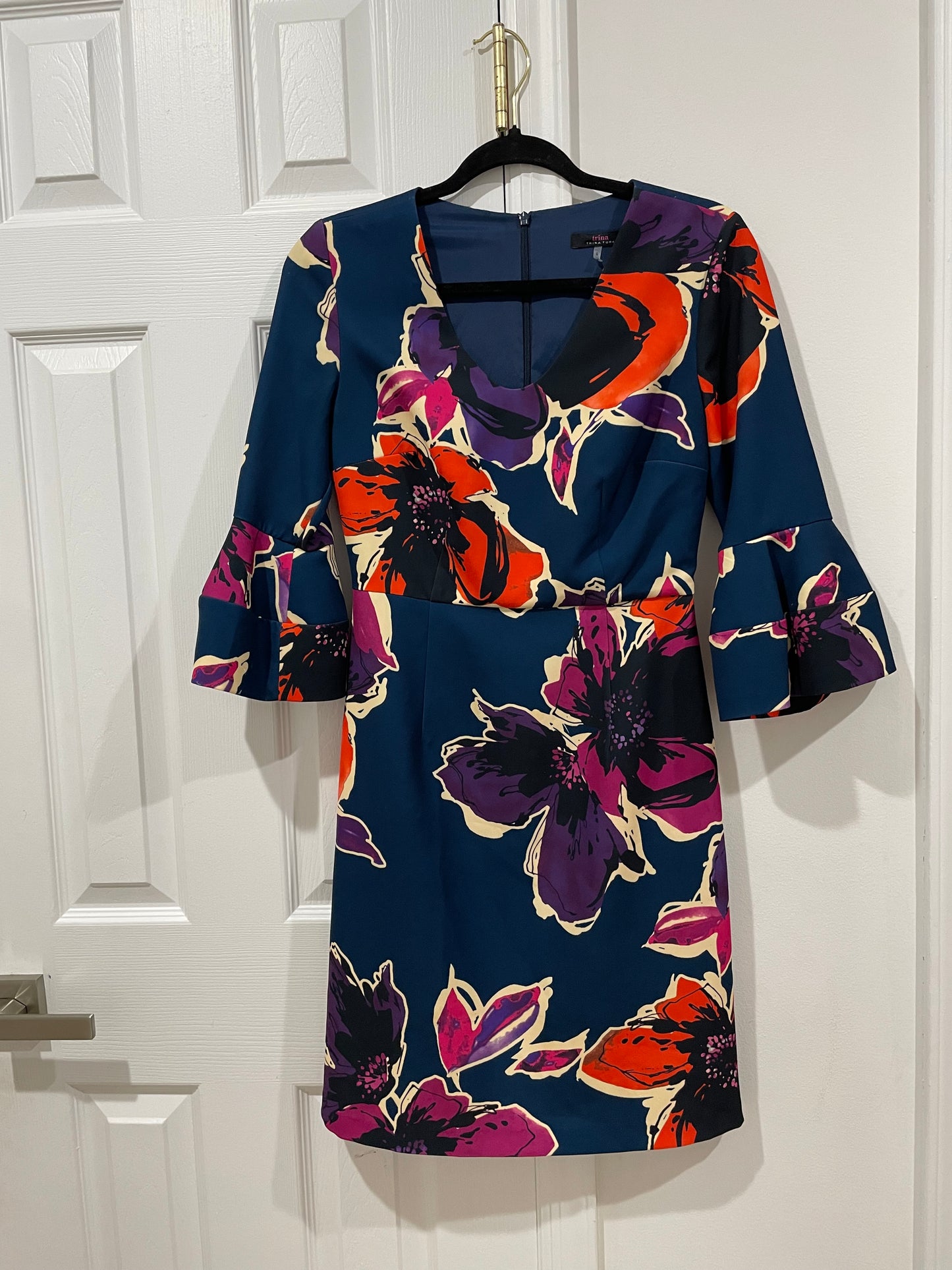 Trina Turk Mamie Blue Floral Bell Sleeve V-Neck Dress Size 0 $168
