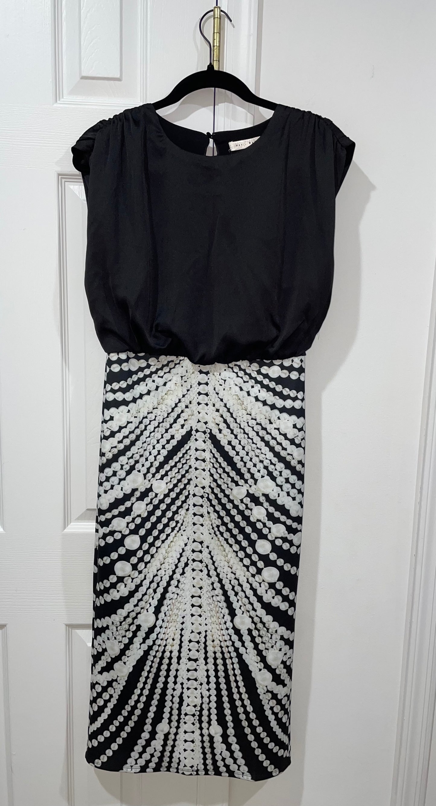 Her.. Bottari Black Satin Pearl Printed Sheath Pencil Midi Dress Size Small
