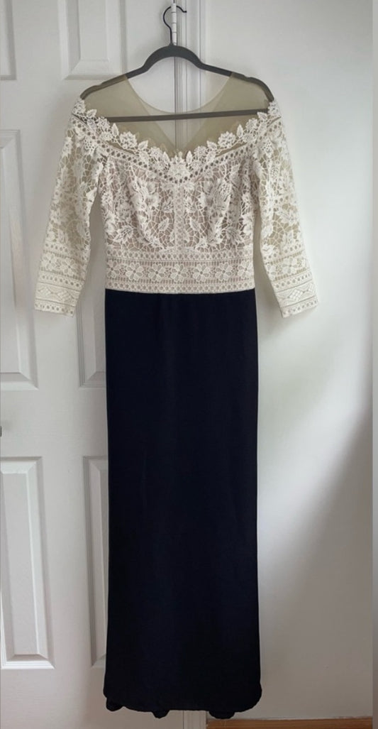 Tadashi Shoji Crochet Bodice Lace Gown Formal Dress Illusion Neckline Size 6