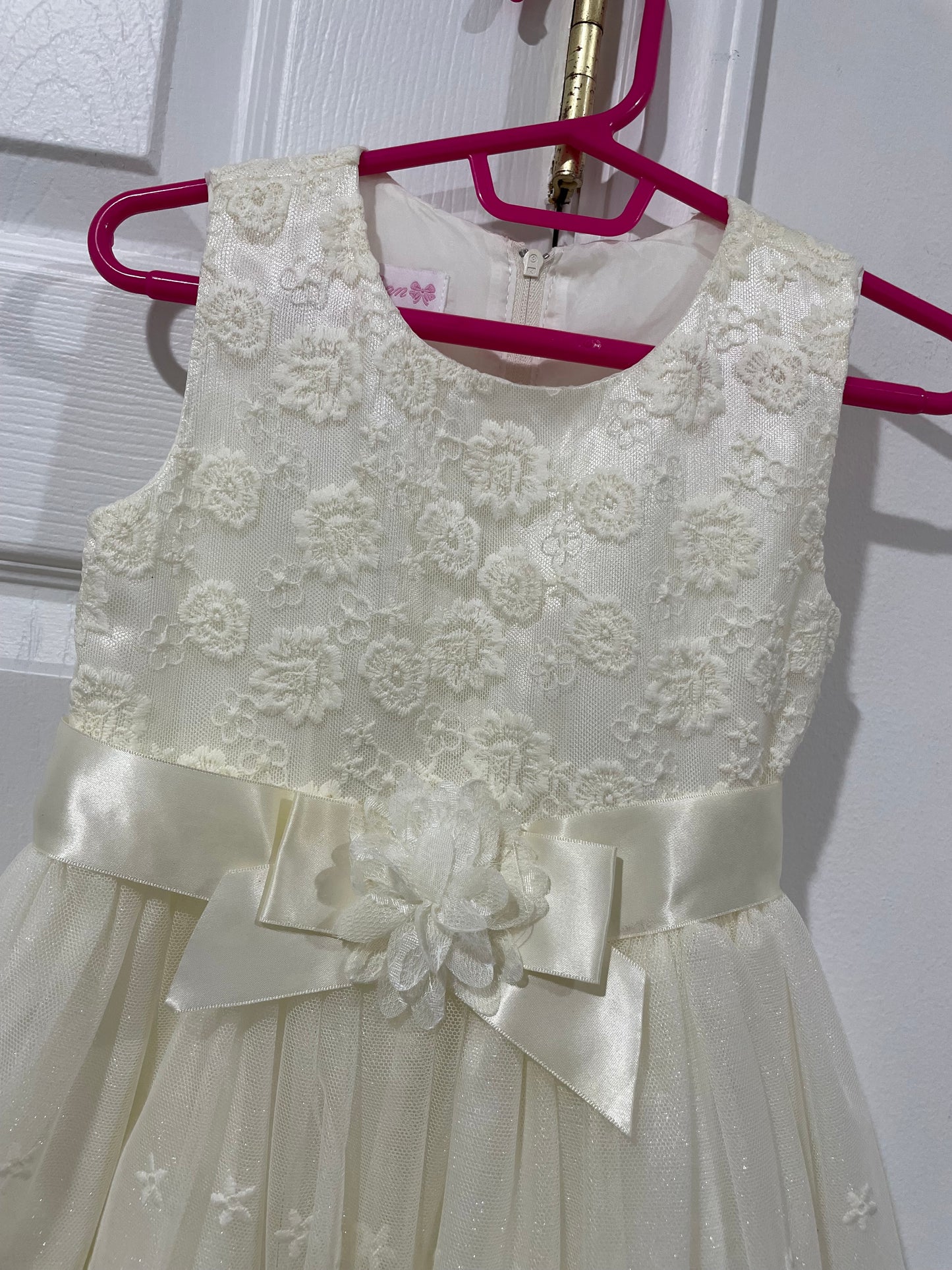 Bonnie Jean Ivory Lace Embroidered Scallop Hem Flower Girl Dress Size 4T