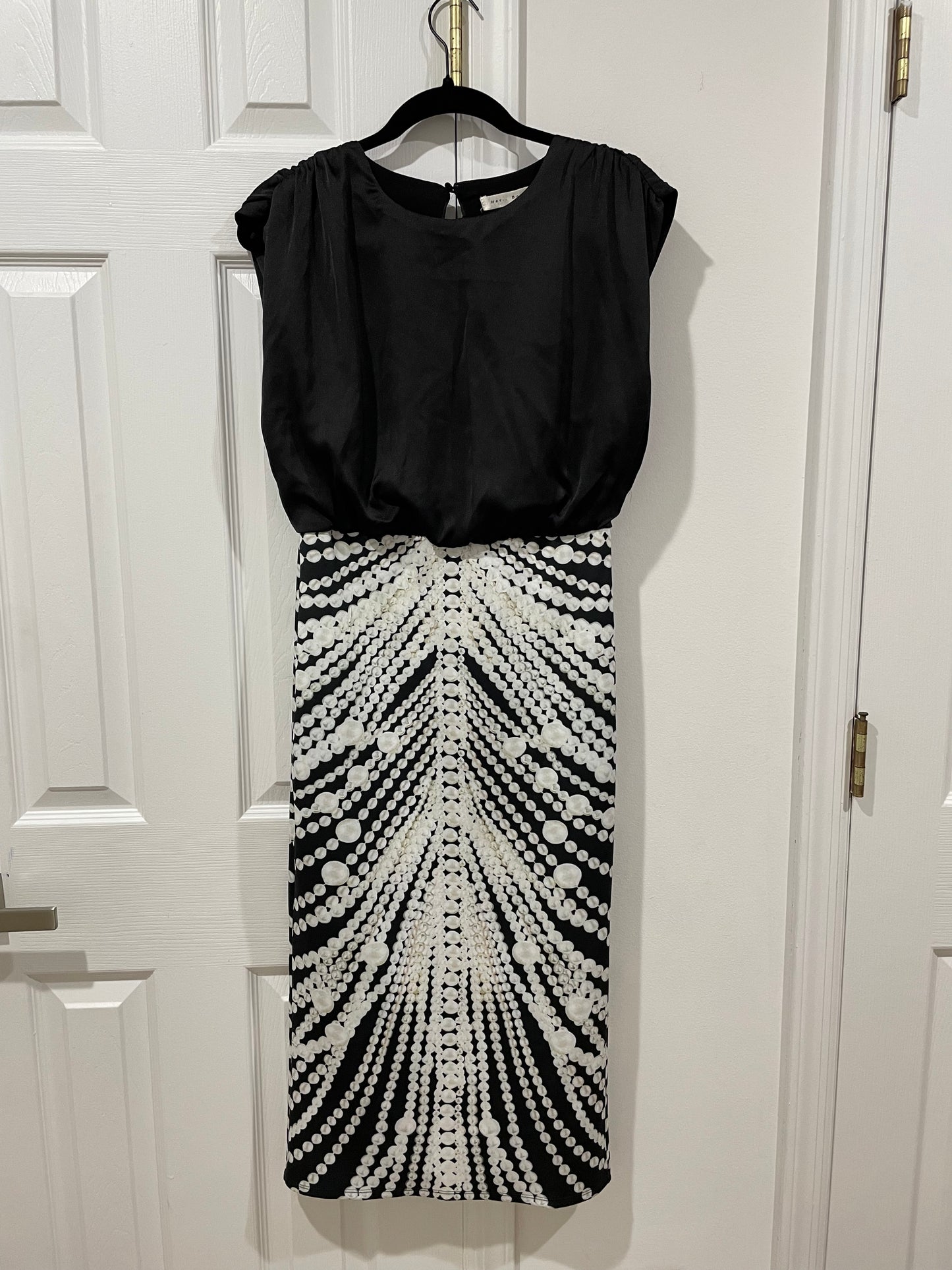 Her.. Bottari Black Satin Pearl Printed Sheath Pencil Midi Dress Size Small
