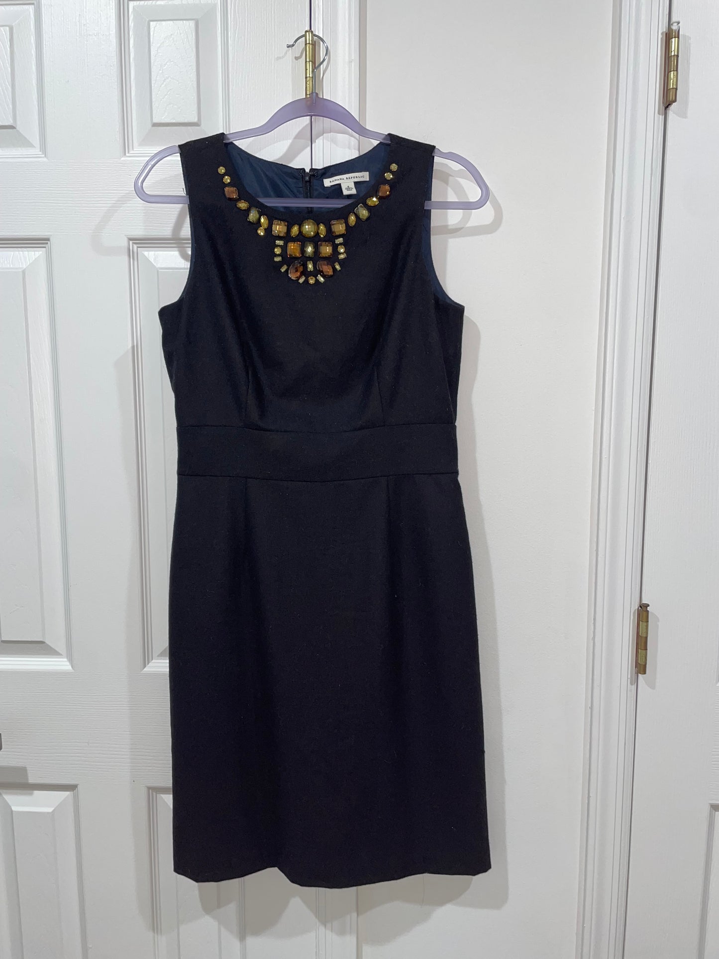 Banana Republic Wool Blend Jewel Neck Black Sheath Dress Knee Length Size 6 $165
