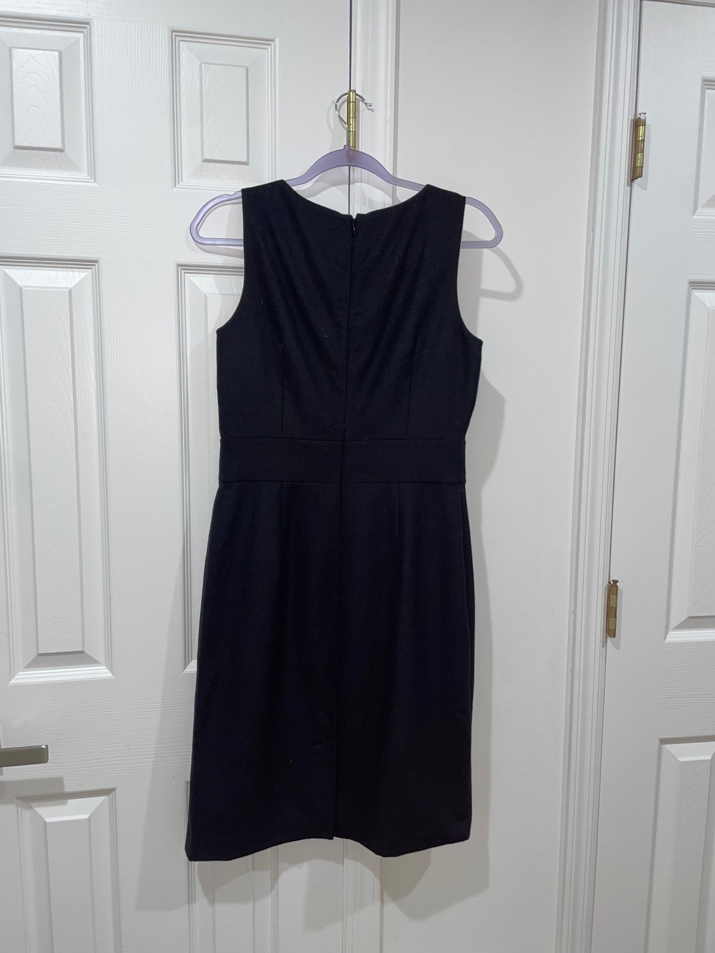 Banana Republic Wool Blend Jewel Neck Black Sheath Dress Knee Length Size 6 $165