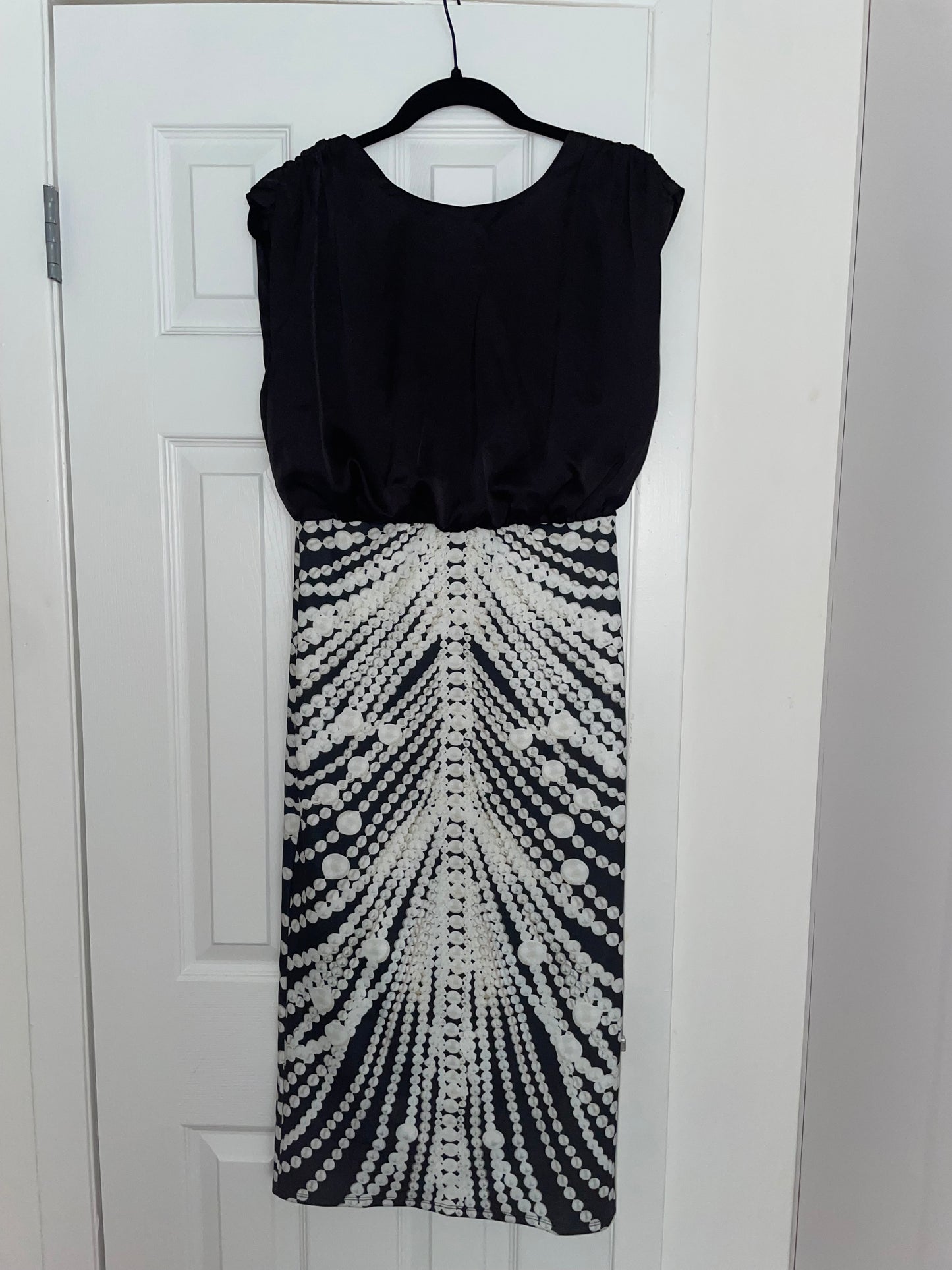 Her.. Bottari Black Satin Pearl Printed Sheath Pencil Midi Dress Size Small